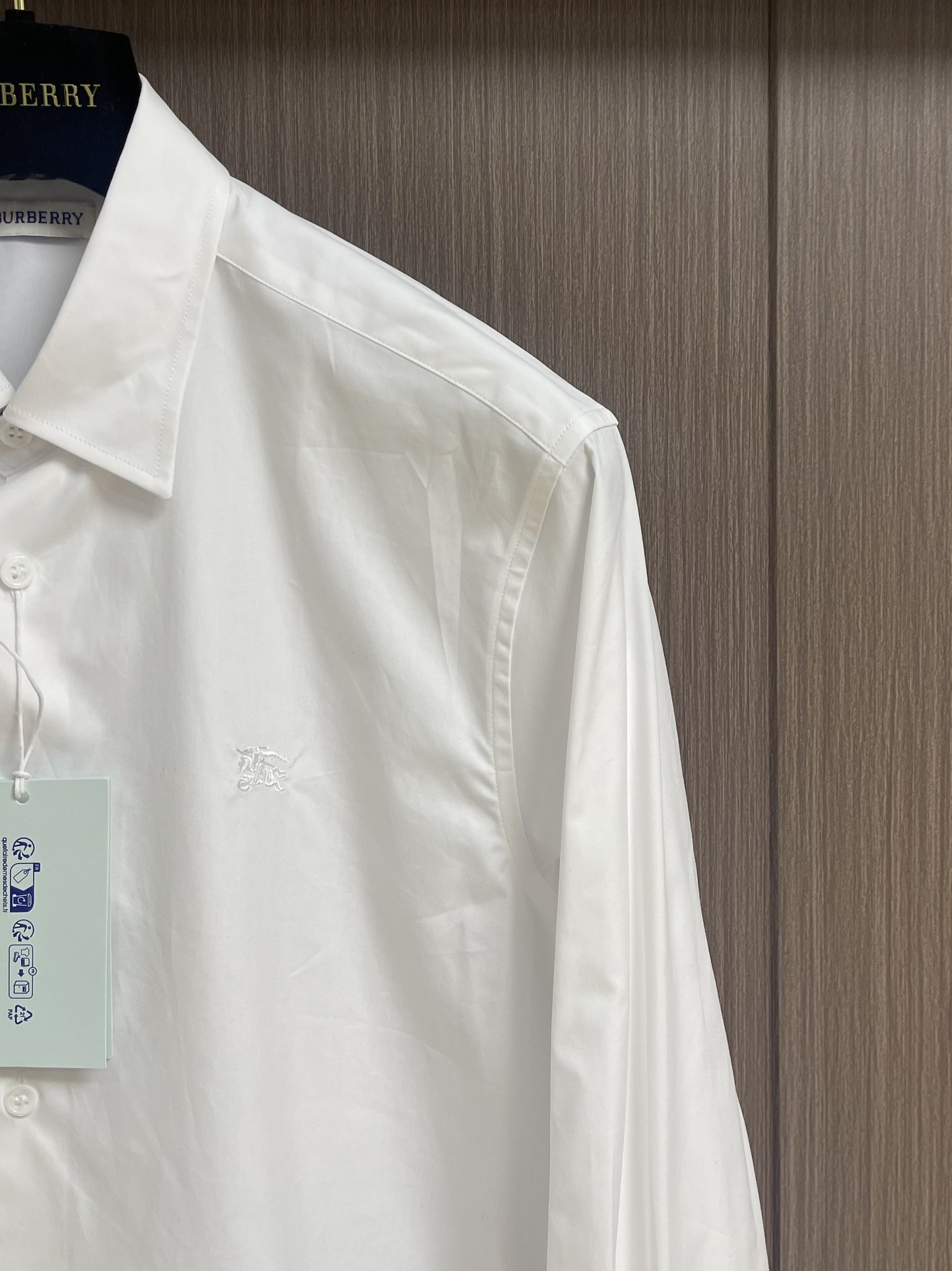 “Burberry 25ss Long-Sleeved Shirt with Embroidered Horse Emblem in Cotton Silk from Italian Workshop” - 图片 4