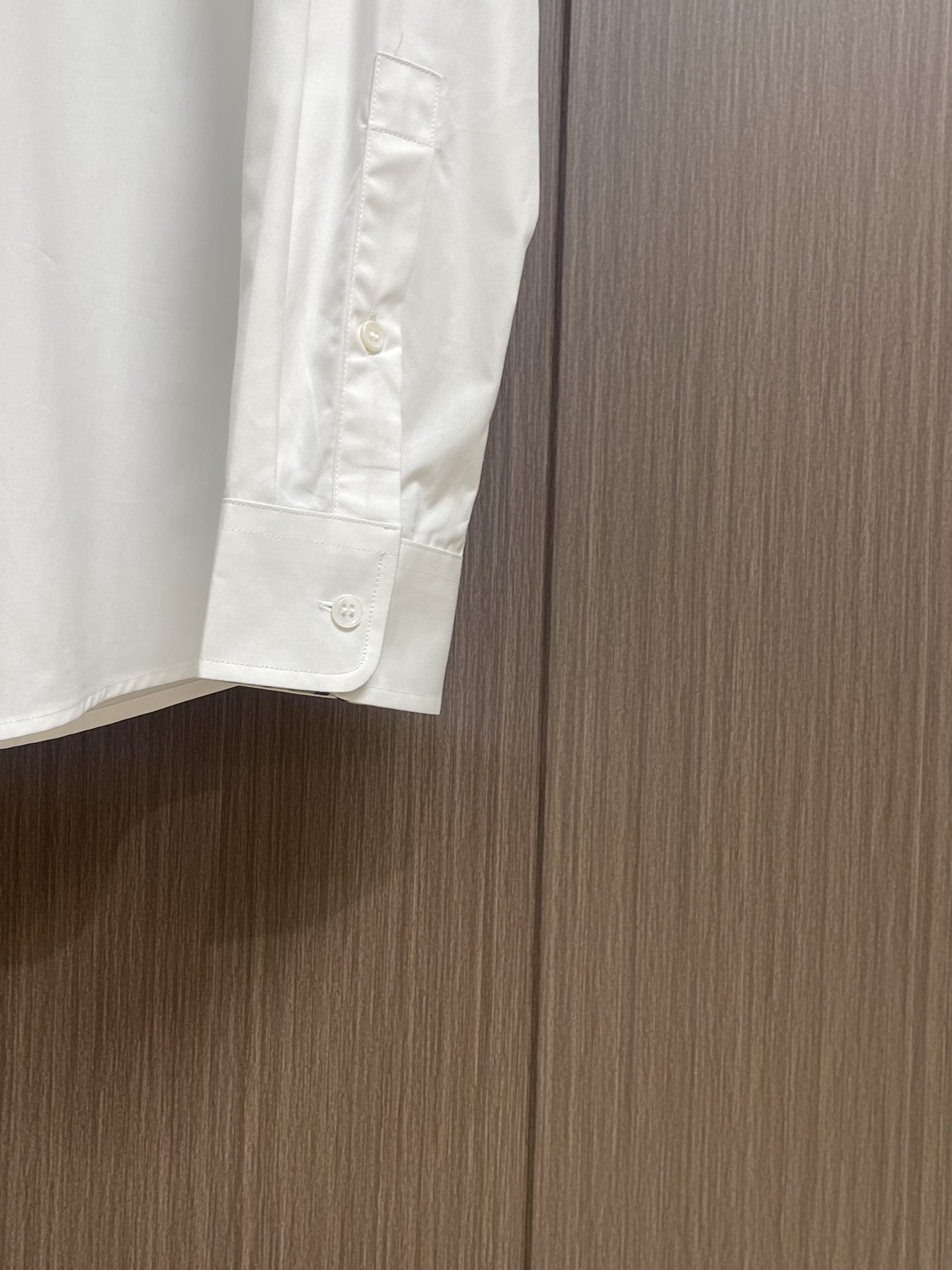 “Burberry 25ss Long-Sleeved Shirt with Embroidered Horse Emblem in Cotton Silk from Italian Workshop” - 图片 9