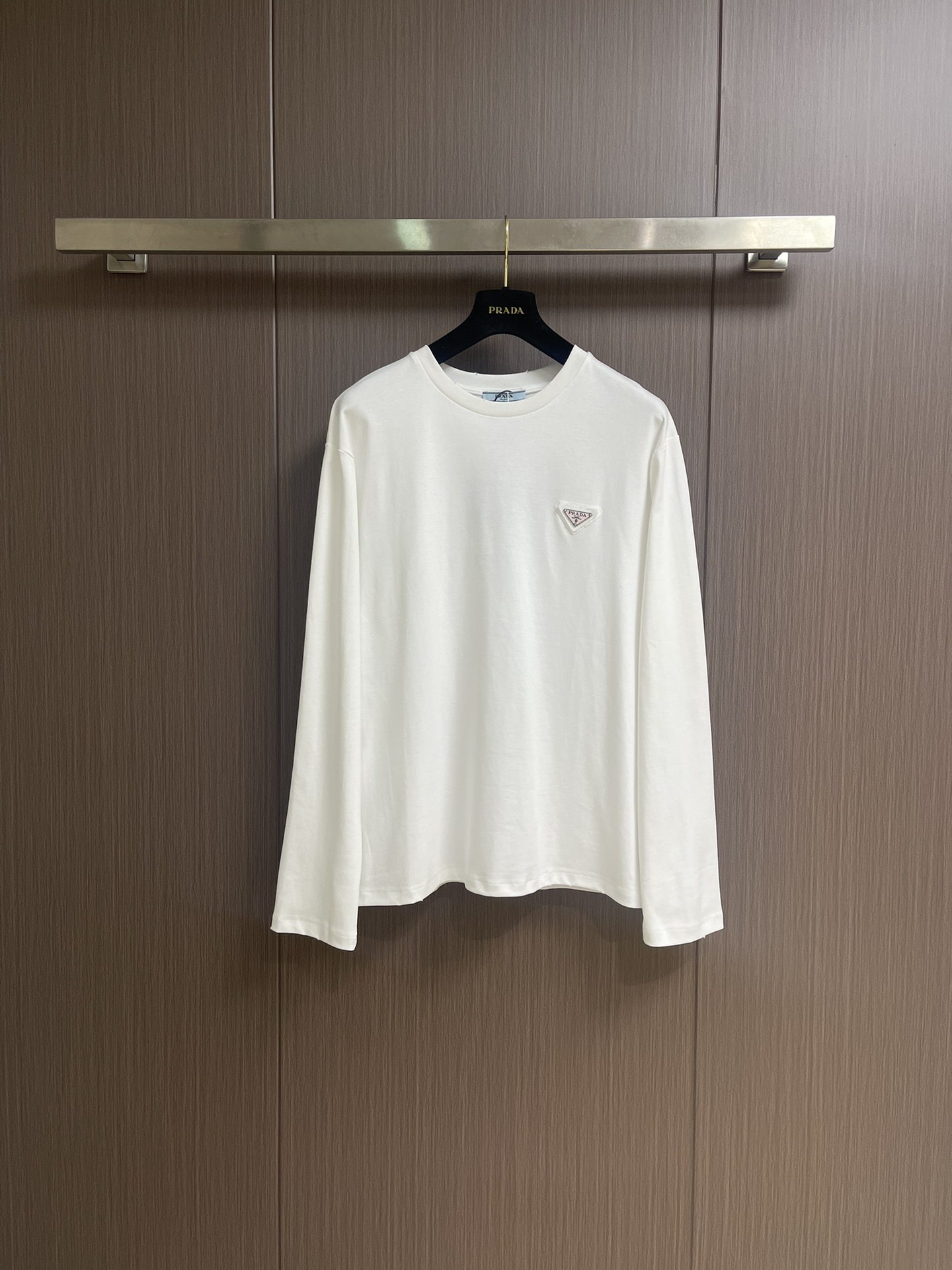 High-Quality Prada Triangular Marker Circle T-Shirts | Soft-Skinned Quality, Clear Letters, Perfect Stitching, Fashionable Styles, Custom Apparel - 图片 1