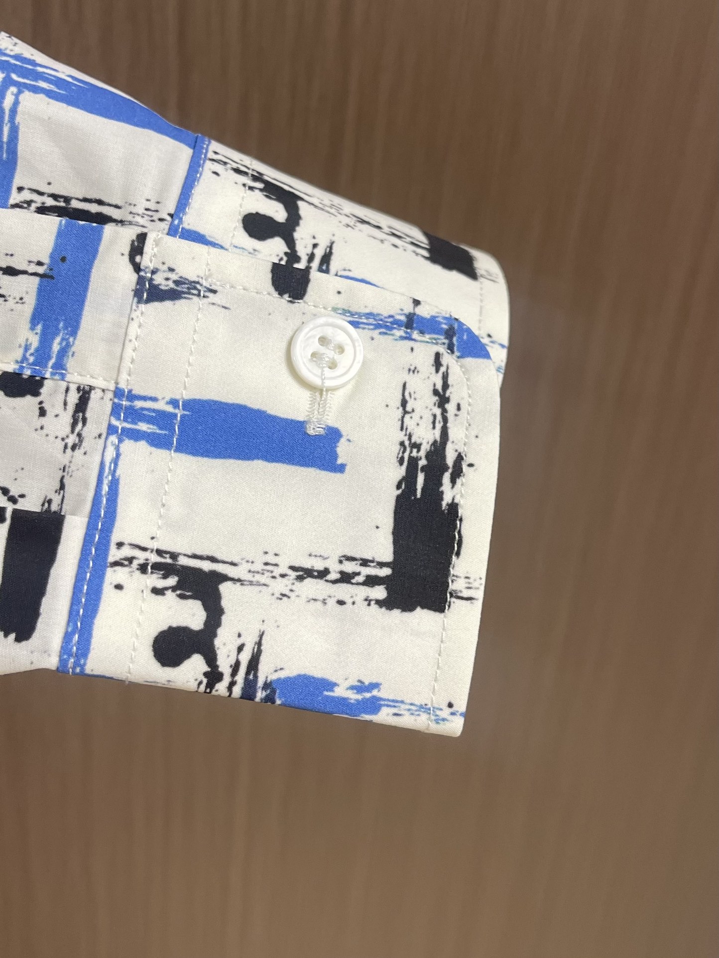 “672.kiton 2025SS Long-Sleeve Shirt: Artistic Pen Touch for Stylish Self-Expression” - 图片 7
