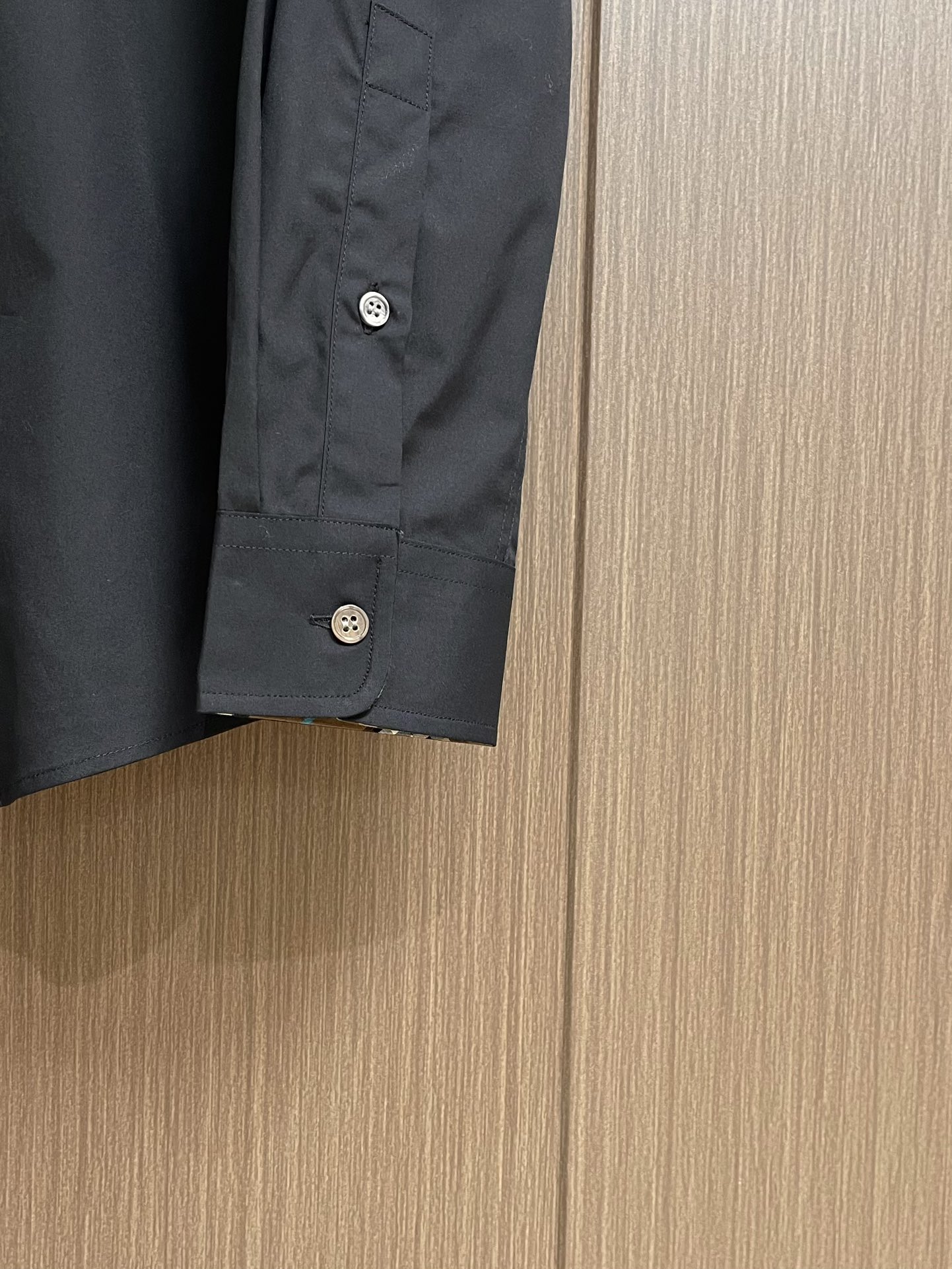 Burberry 25ss Horse Embroidered Long-Sleeved Shirt in Cotton Silk from Italian Workshop - 图片 8