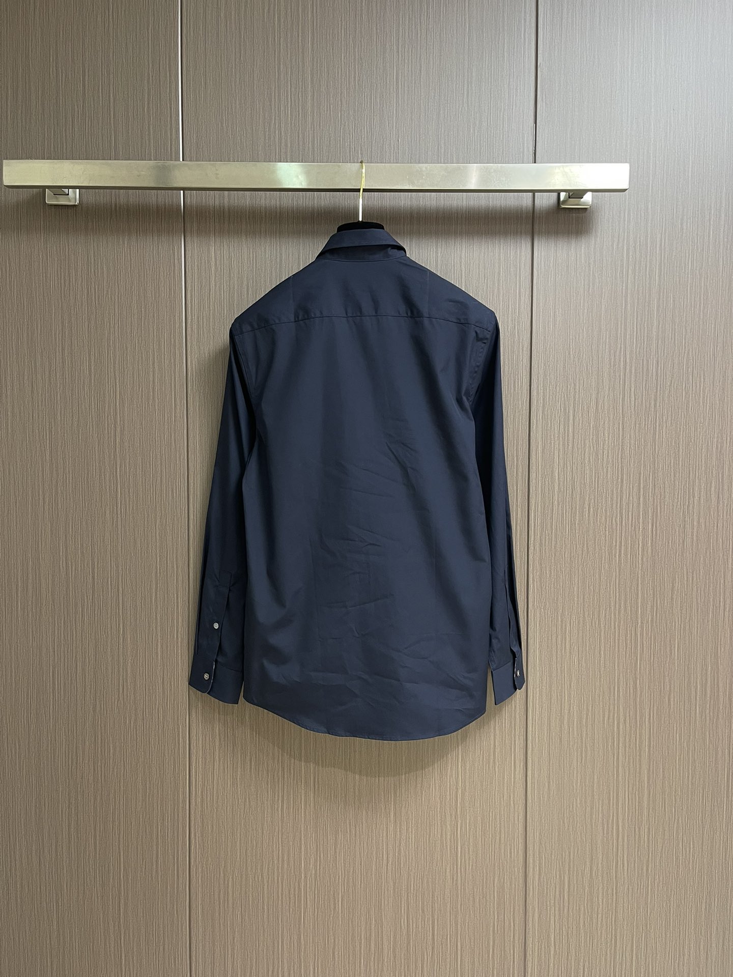 “672.Burberry 25ss Embroidered Horse Long-Sleeved Shirt in Cotton Silk from Italian Workshop – Knight Emblem, Tiara Design” - 图片 2