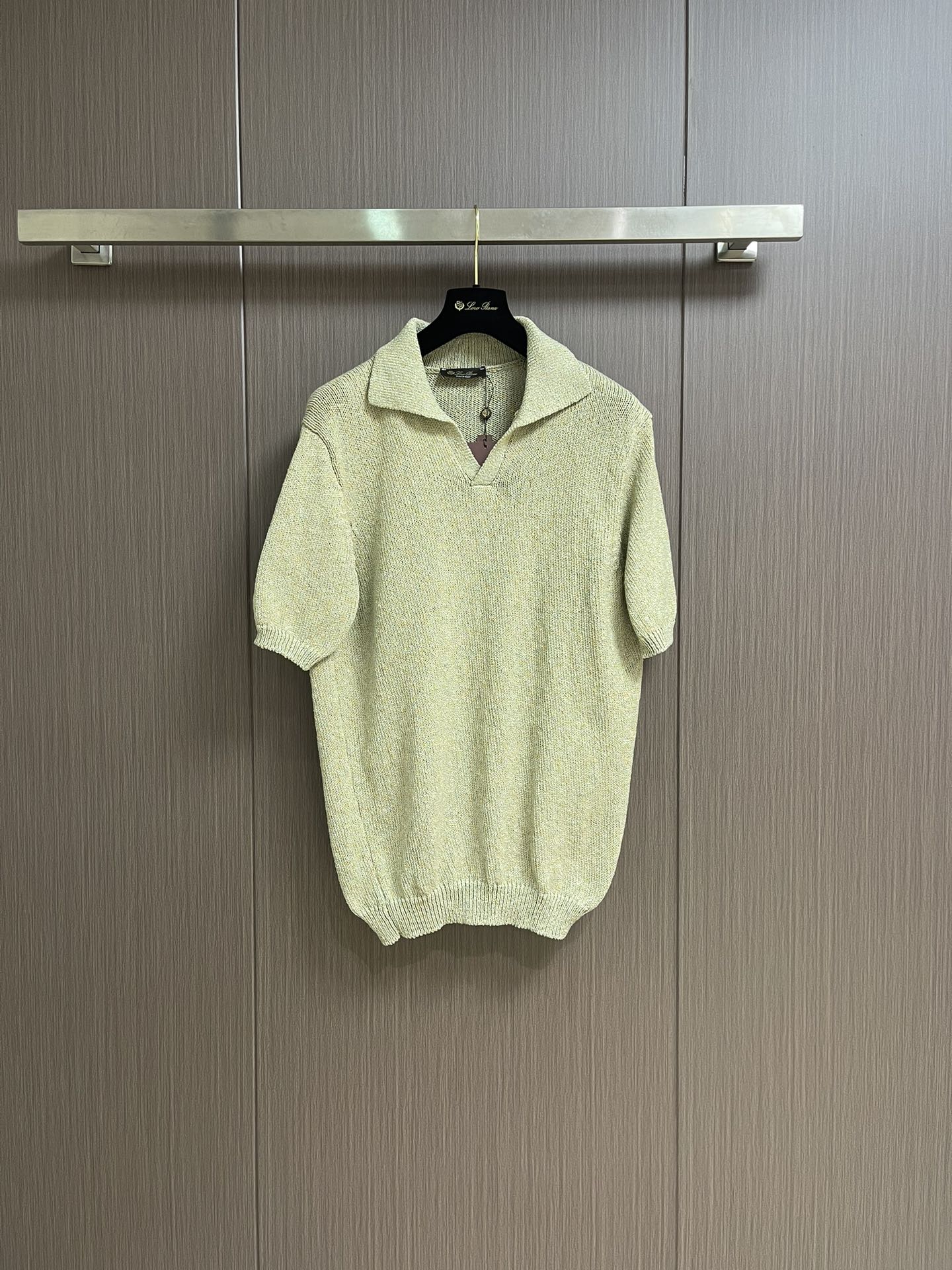 NO:490292,LP Loro Piana 2025SS summer latest knitted POLO polo shirt, fashionable and casual lapel knitted short sleeves, imported original fabric, extremely high-end, comfortable and versatile, and full of handsome upper body!  Size S-M-L, loro piana, loro piana, T-shirt, alexander wang19860909LP Loro Piana 2025SS夏季最新款针织POLO马球衫,时尚休闲翻领针织短袖,采用进口原版面料,档次极高,舒适百搭,上身帅气十足！尺码S-M-L,,loro piana,loro piana,T-shirt,alexander wang,Men's clothing