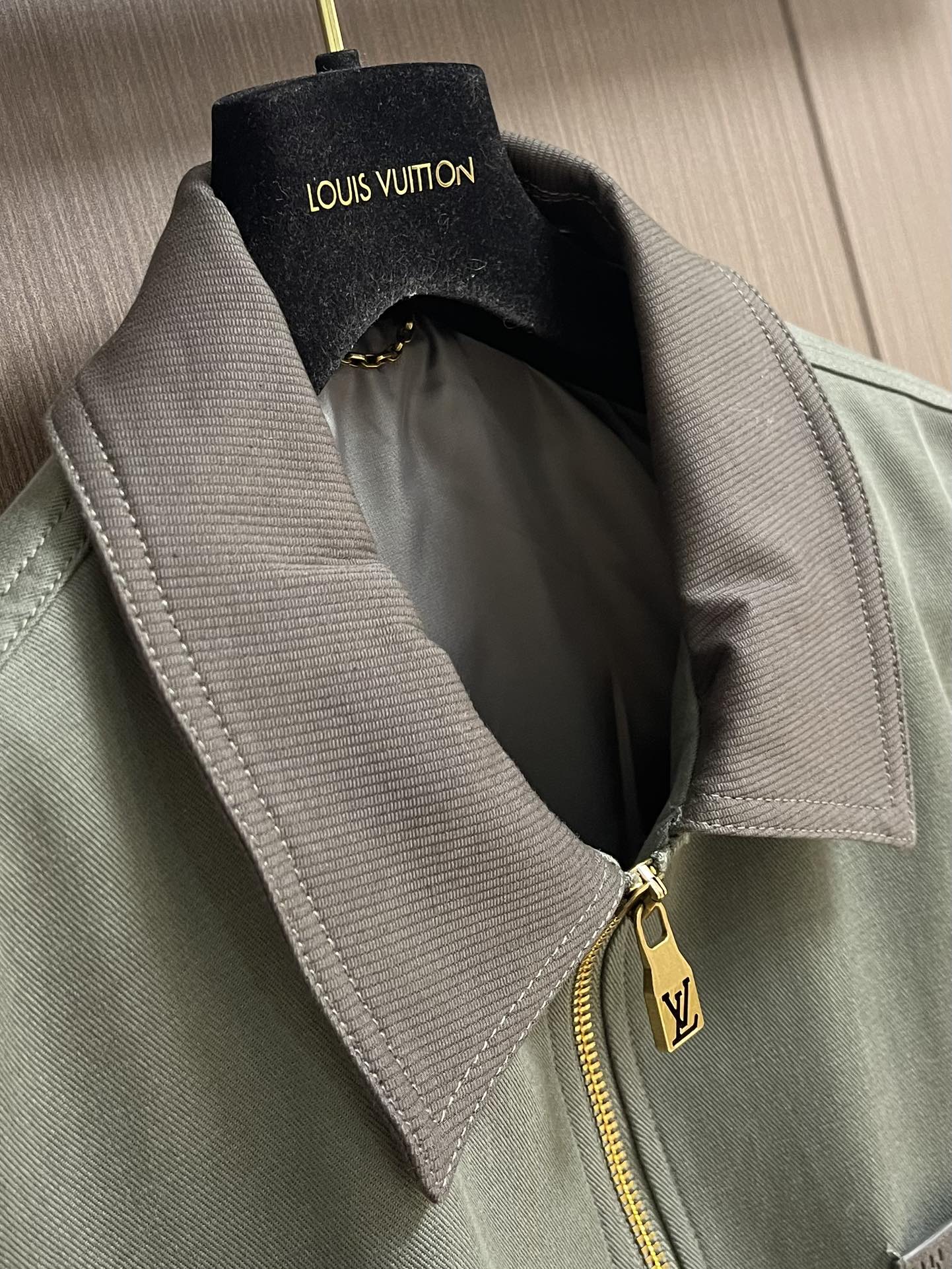 Louis Vuitton Lightweight Linen Denim Workwear Jacket With Patch Pocket 7 i1753367236 9990 1