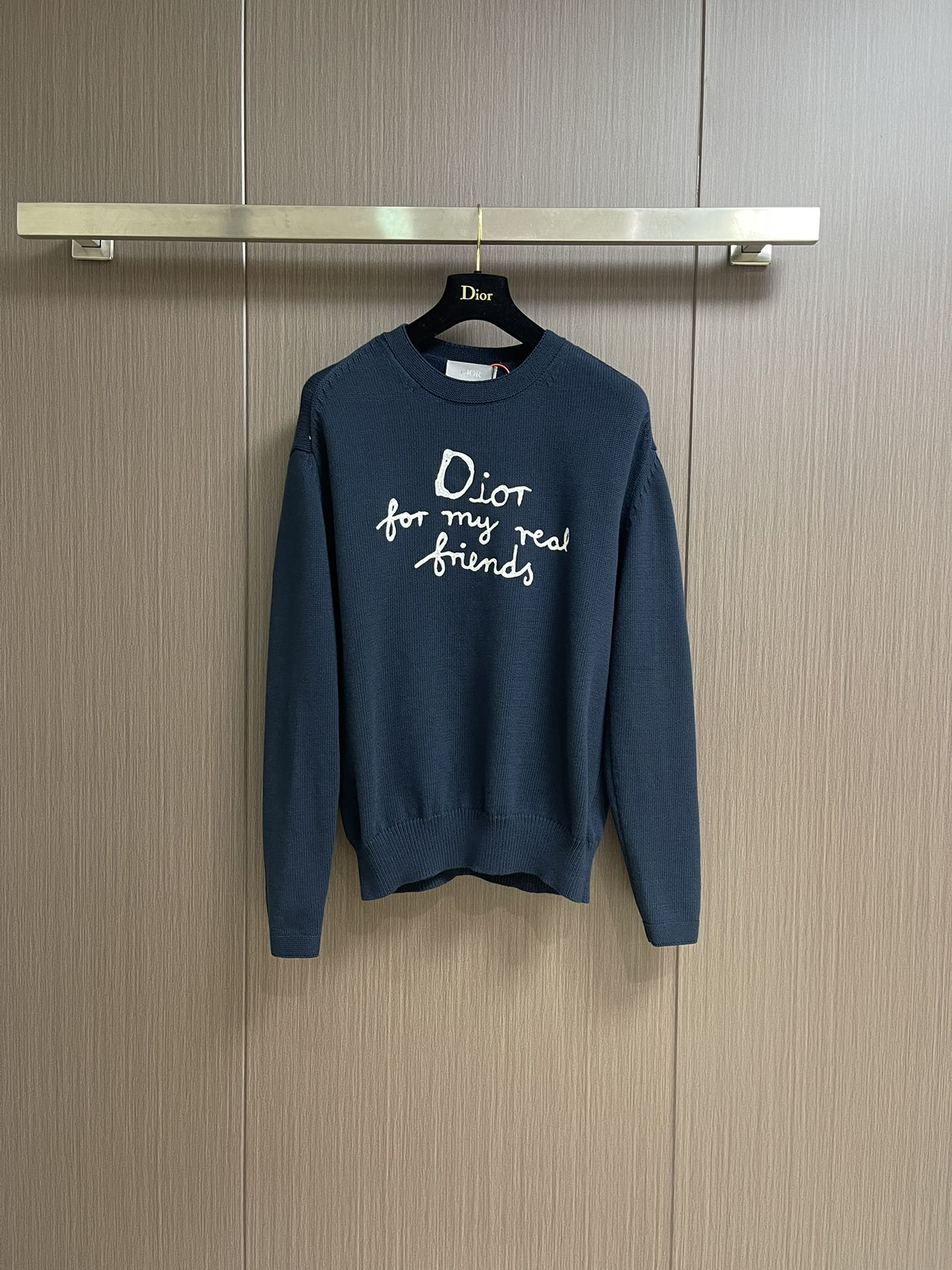“Dior Embroidered Long-Sleeved Sweaters: Custom Cotton-Fruit Fabrics with Towel Embroidery Process”