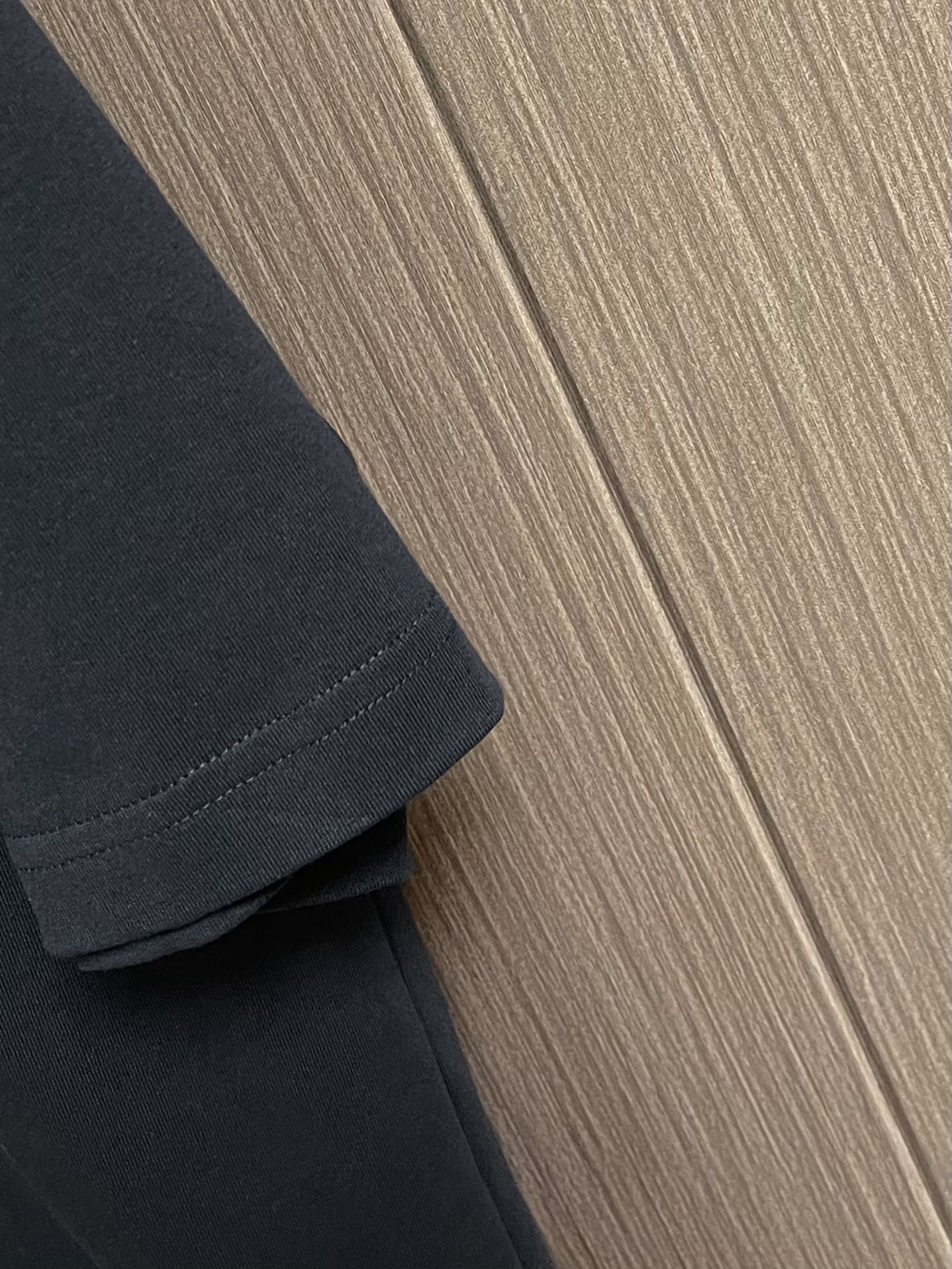 “552BV 2025SS Short-Sleeve T-Shirt: Stereo Logo Stamping, Fabricized Dyes, 240g Cotton, Water Treatment | Sizes M-XXL” - 图片 8