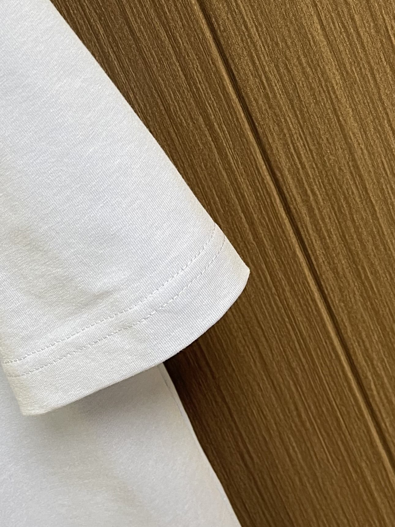 “552BV 2025SS Short-Sleeve T-Shirt with Stereo Logo Stamping and Double-Colored Cotton Fabric” - 图片 7