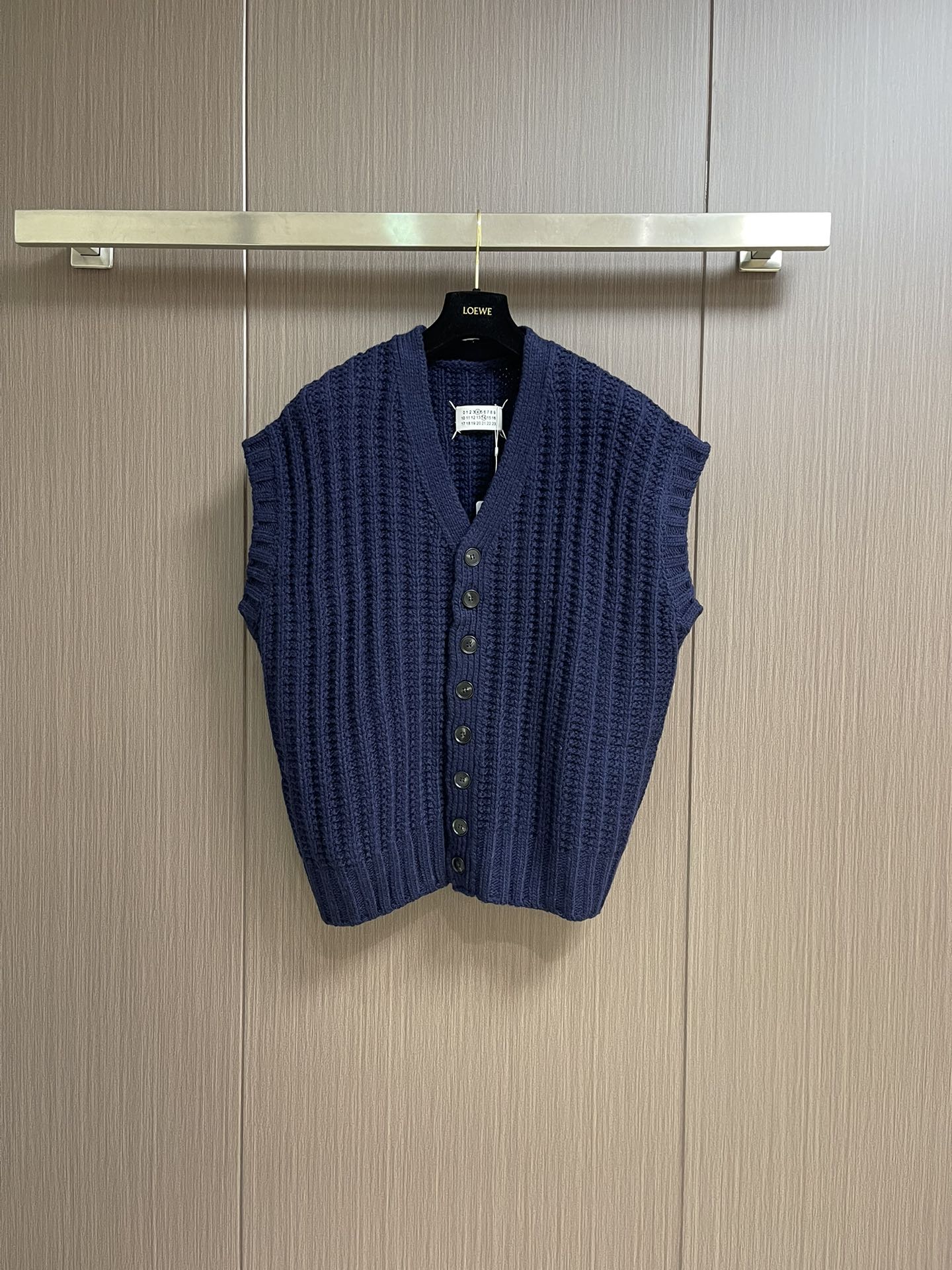 Title: Stylish 624MM6 V-Button Knitted Sweater Vests with Gentlemanly Style and Street Fashion, 100% Wool, Natural Pearl Button. Sizes: S-M.
