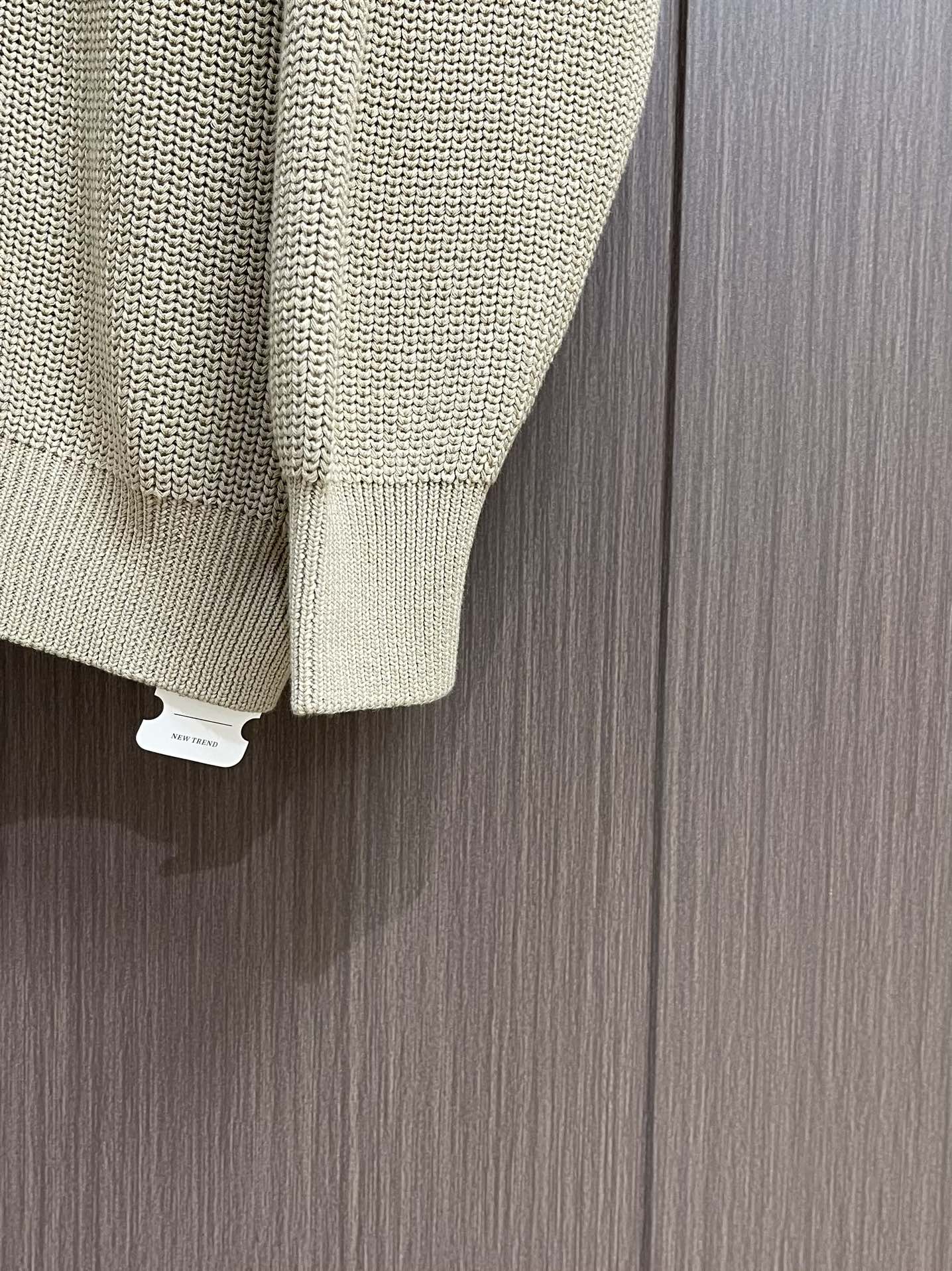 Luxurious Loro Piana Henry’s Tie Button Sweater: High-Quality Cotton, German Craftsmanship, and Eco-Friendly Nanowater Washing - 图片 7