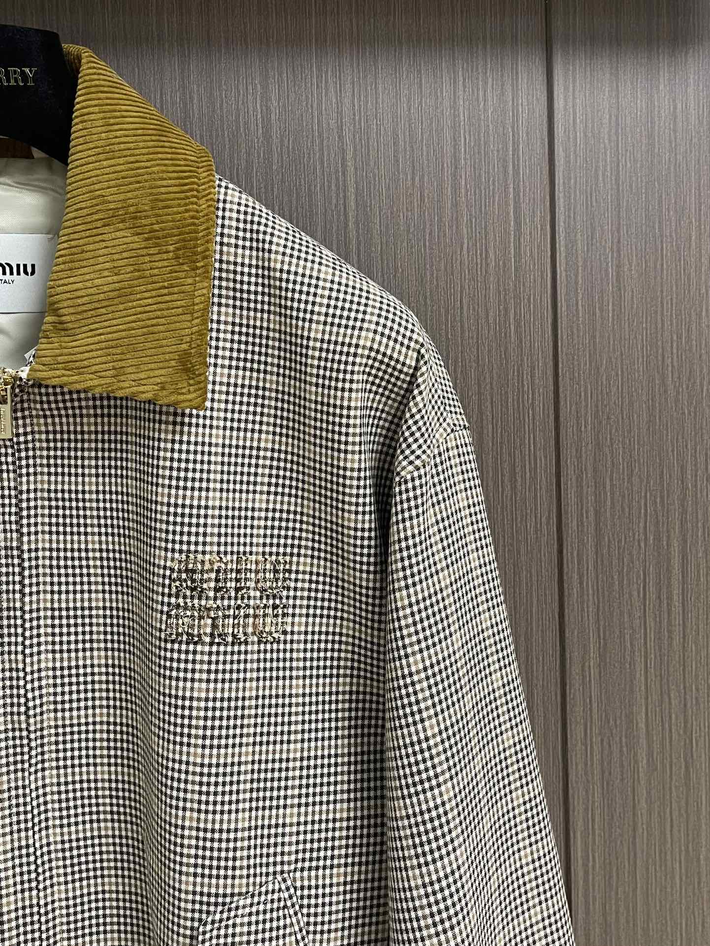 “888MiUMIU 2025s New Jacket with Patterned Pattern Reflects Typical Male Elements of Miu Miu Style” - 图片 4
