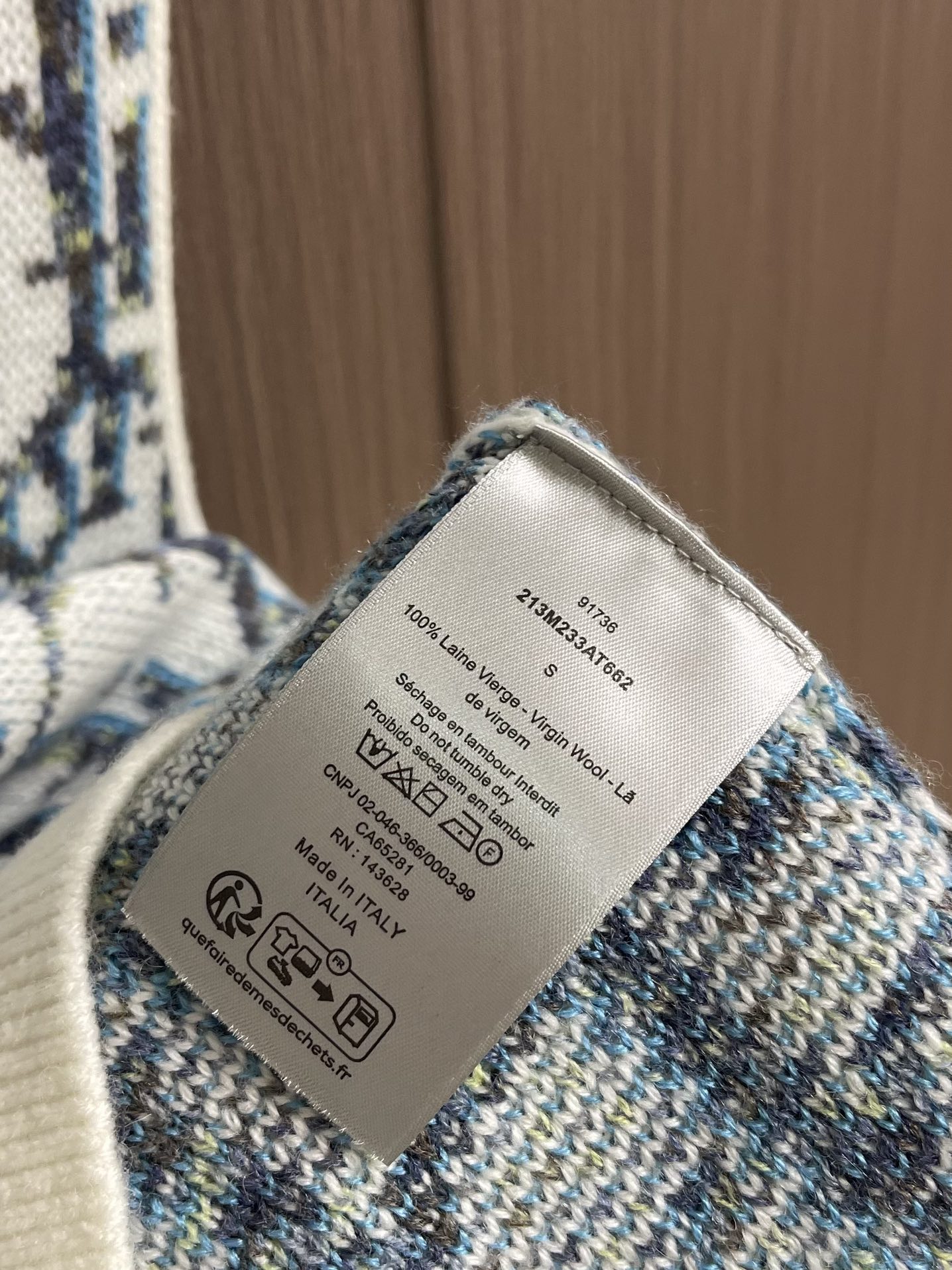 Title: “696Dior 2025s Shirt: Elegant White and Blue Wool with Oblique Stamp, Chorded Collar, XS-L” Summary: New Dior shirt reinterpre - 图片 9