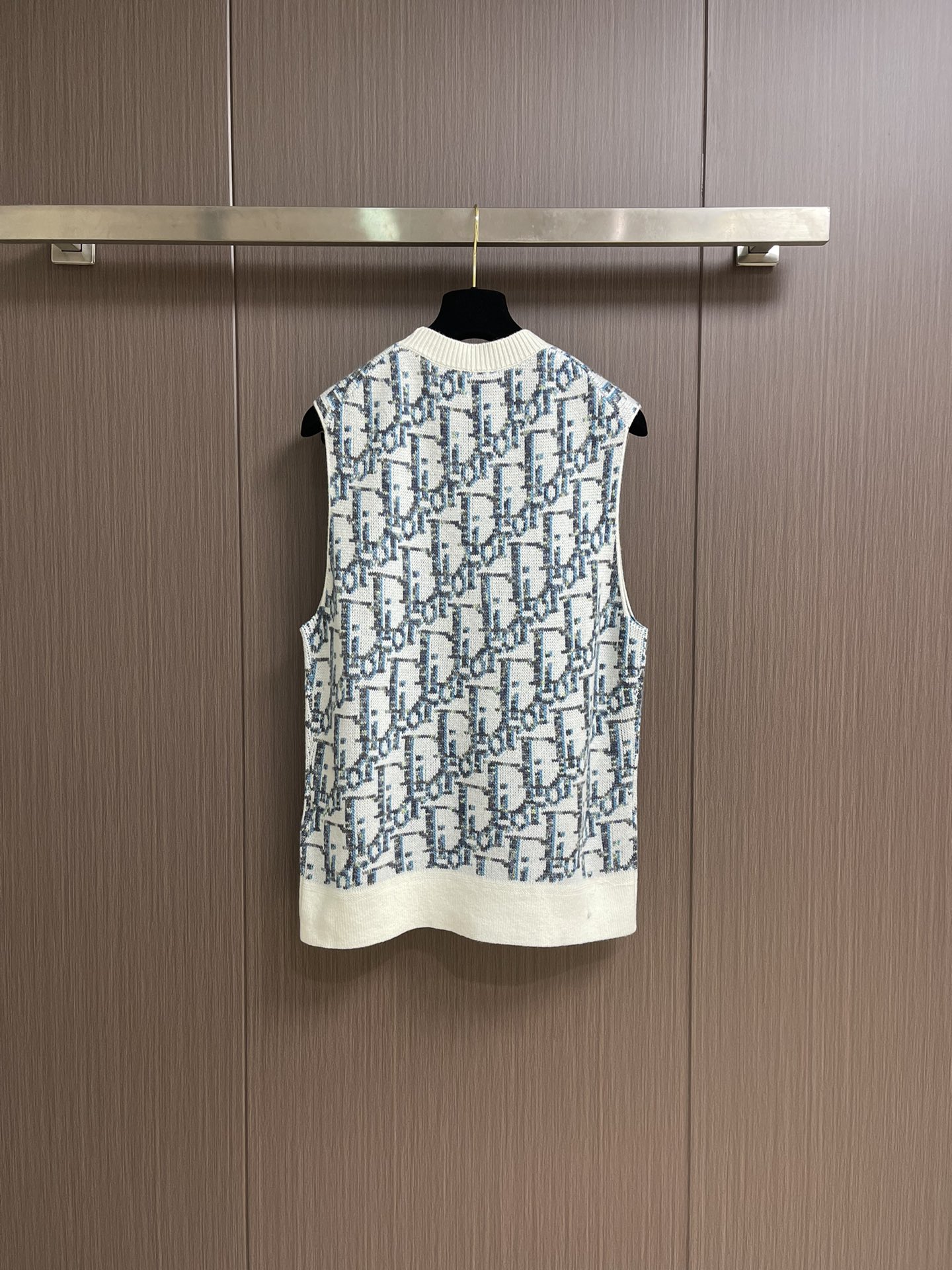 Title: “696Dior 2025s Shirt: Elegant White and Blue Wool with Oblique Stamp, Chorded Collar, XS-L” Summary: New Dior shirt reinterpre - 图片 2