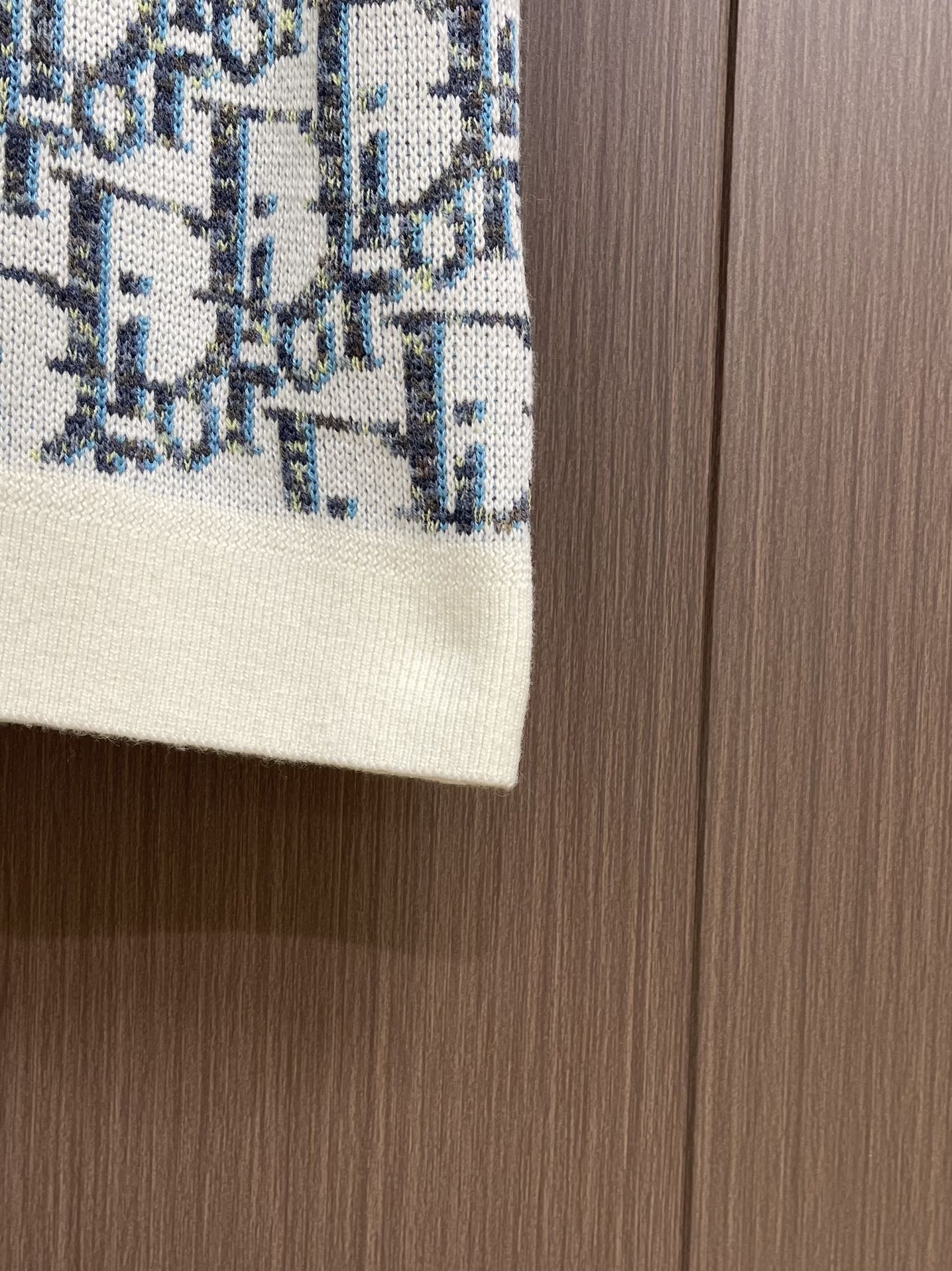 Title: “696Dior 2025s Shirt: Elegant White and Blue Wool with Oblique Stamp, Chorded Collar, XS-L” Summary: New Dior shirt reinterpre - 图片 8