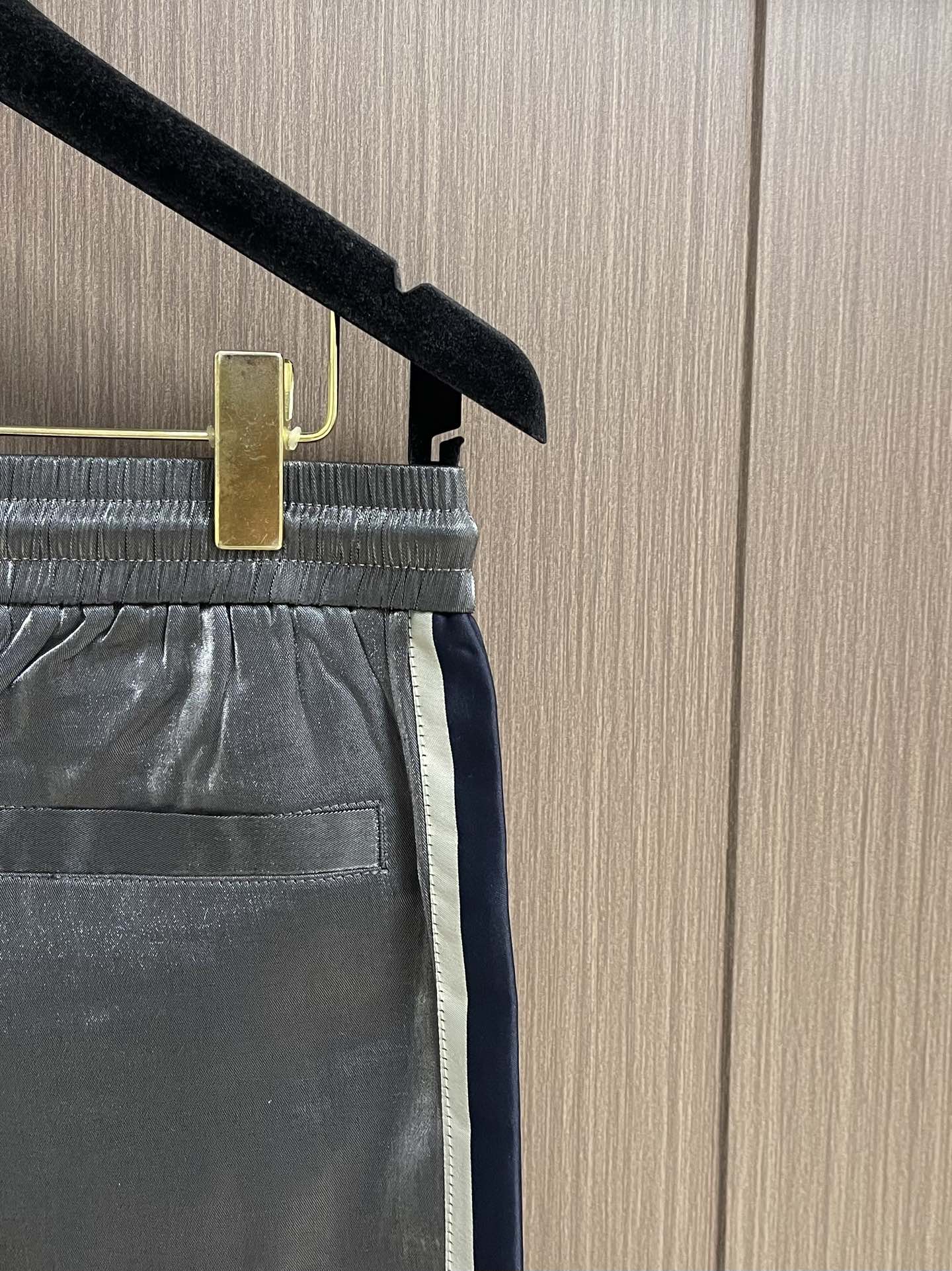 Dior Silk Twirling Thongs: Fashionable Comfort with Customized Style and Practical Adjustability - 图片 8