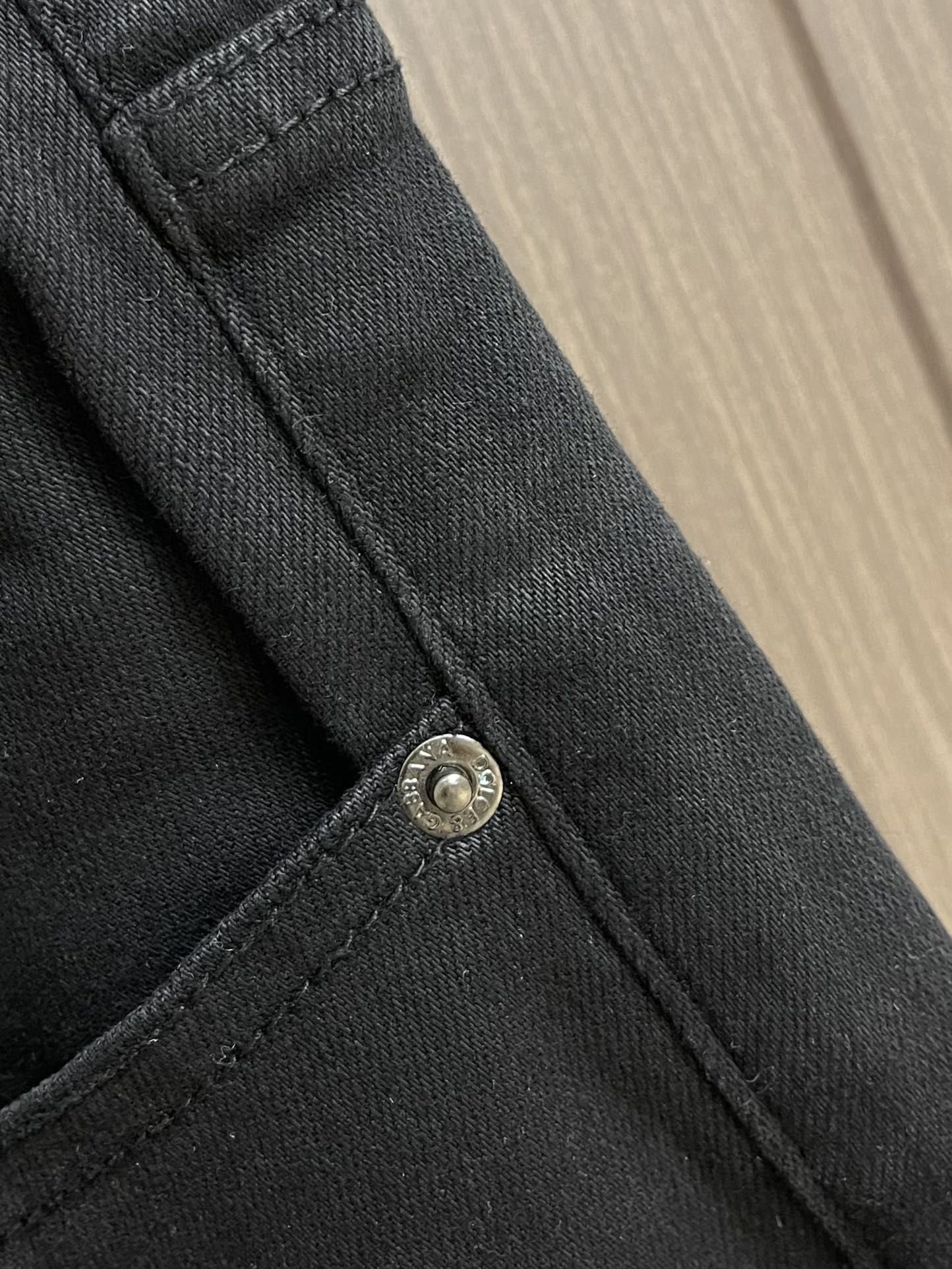 “Men’s Panzers for Summer: High-Quality, Customizable Metal-Style Pants with Superior Craftsmanship and Glamorous Appeal” - 图片 5