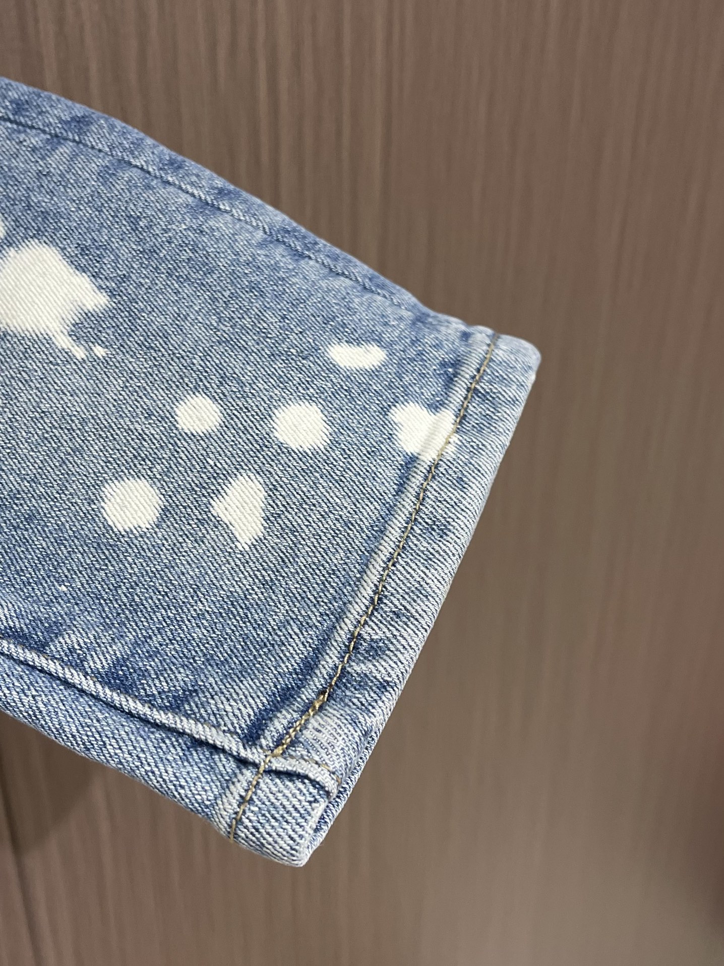 “672.DG 2025s Men’s High-Temperature Jeans Review: Fashionable and Comfortable Denim for All Seasons” - 图片 7