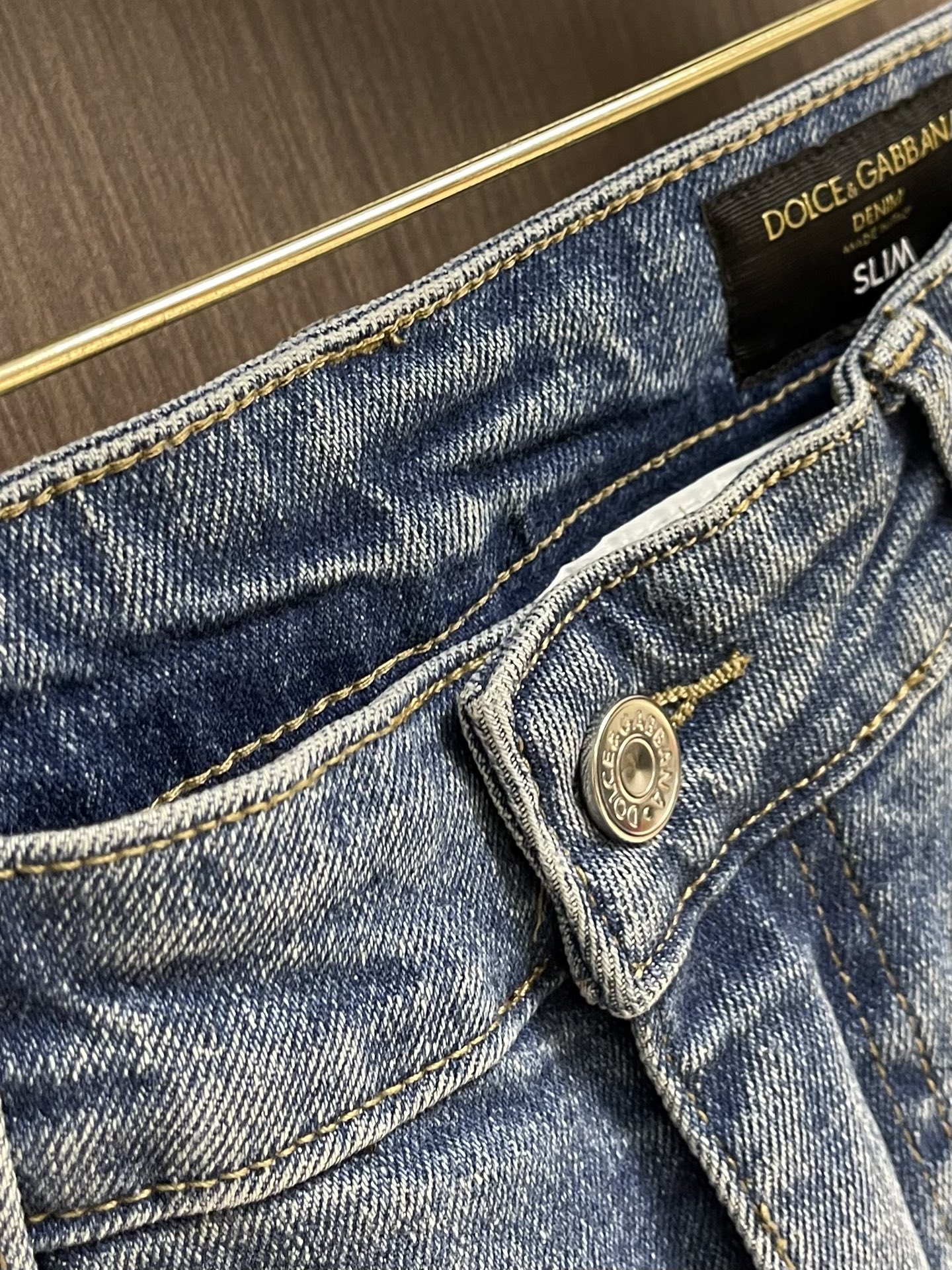 “672.DG 2025s Men’s High-Temperature Jeans Review: Fashionable and Comfortable Denim for All Seasons” - 图片 3