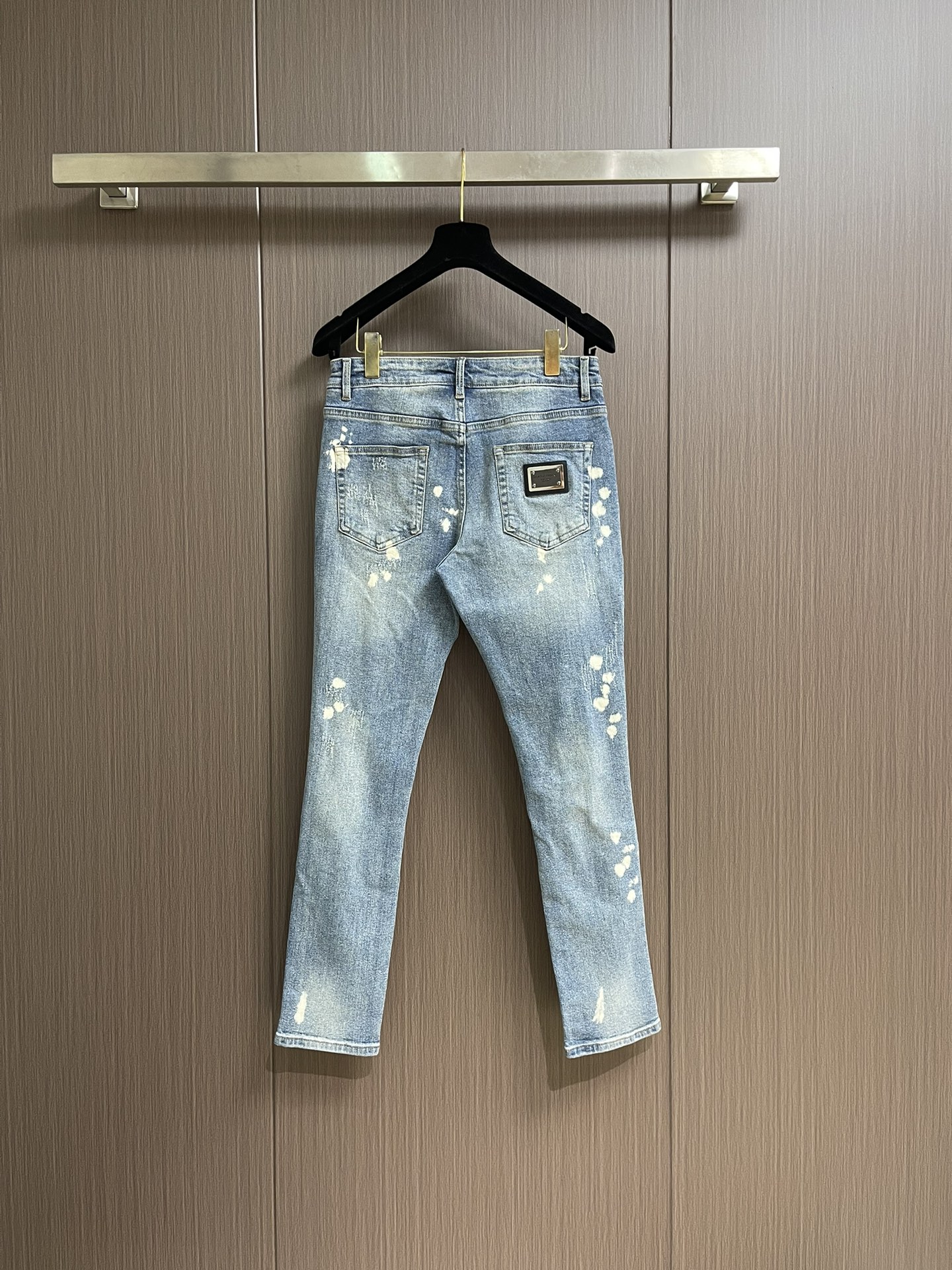 “672.DG 2025s Men’s High-Temperature Jeans Review: Fashionable and Comfortable Denim for All Seasons” - 图片 2