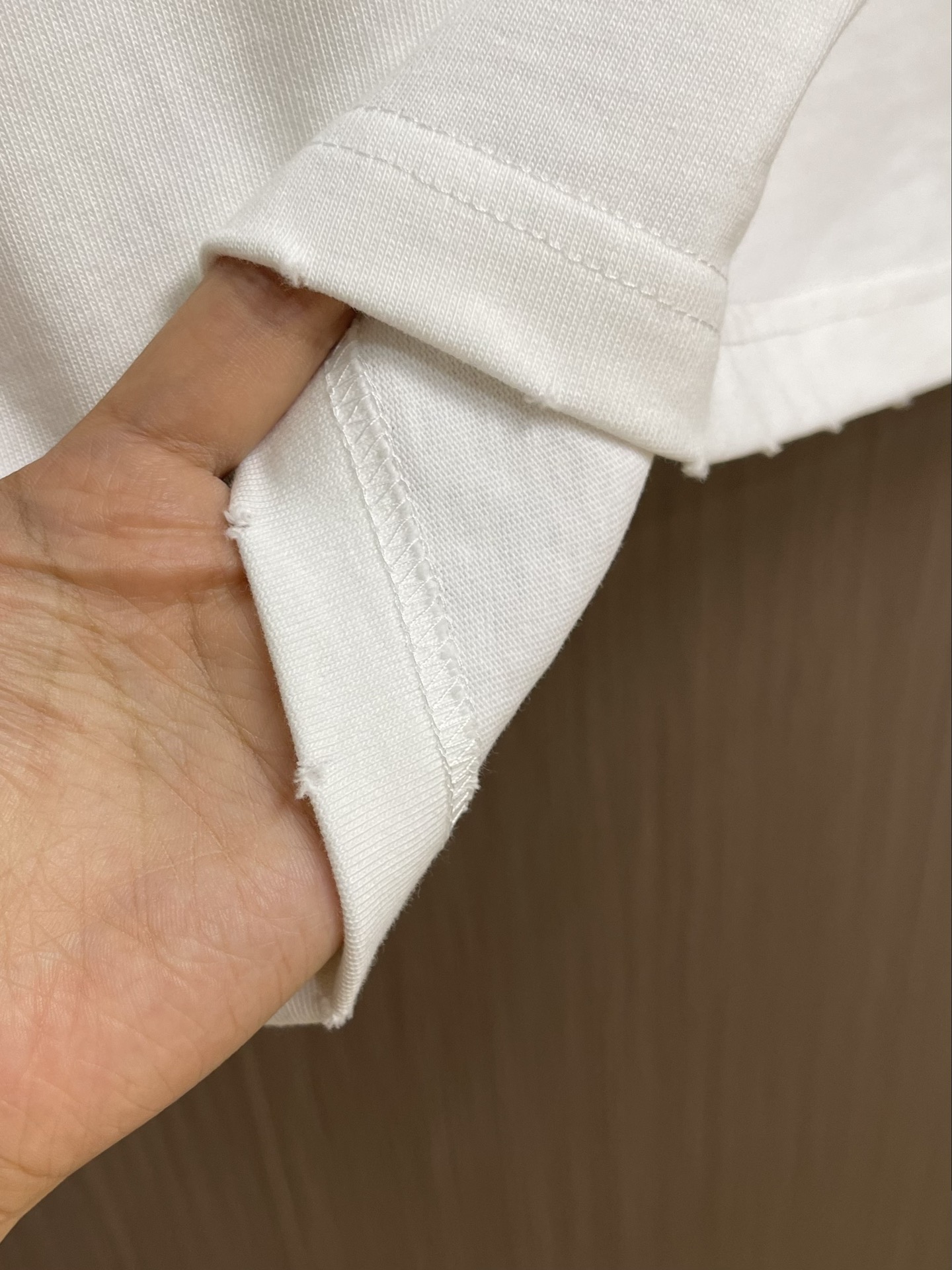 “Acne Studios Logo Short-Sleeve T-Shirts: Eco-Tropical Fabrics, Dotted Chest, Plasma Stamping, Sizes M-XXL” - 图片 9