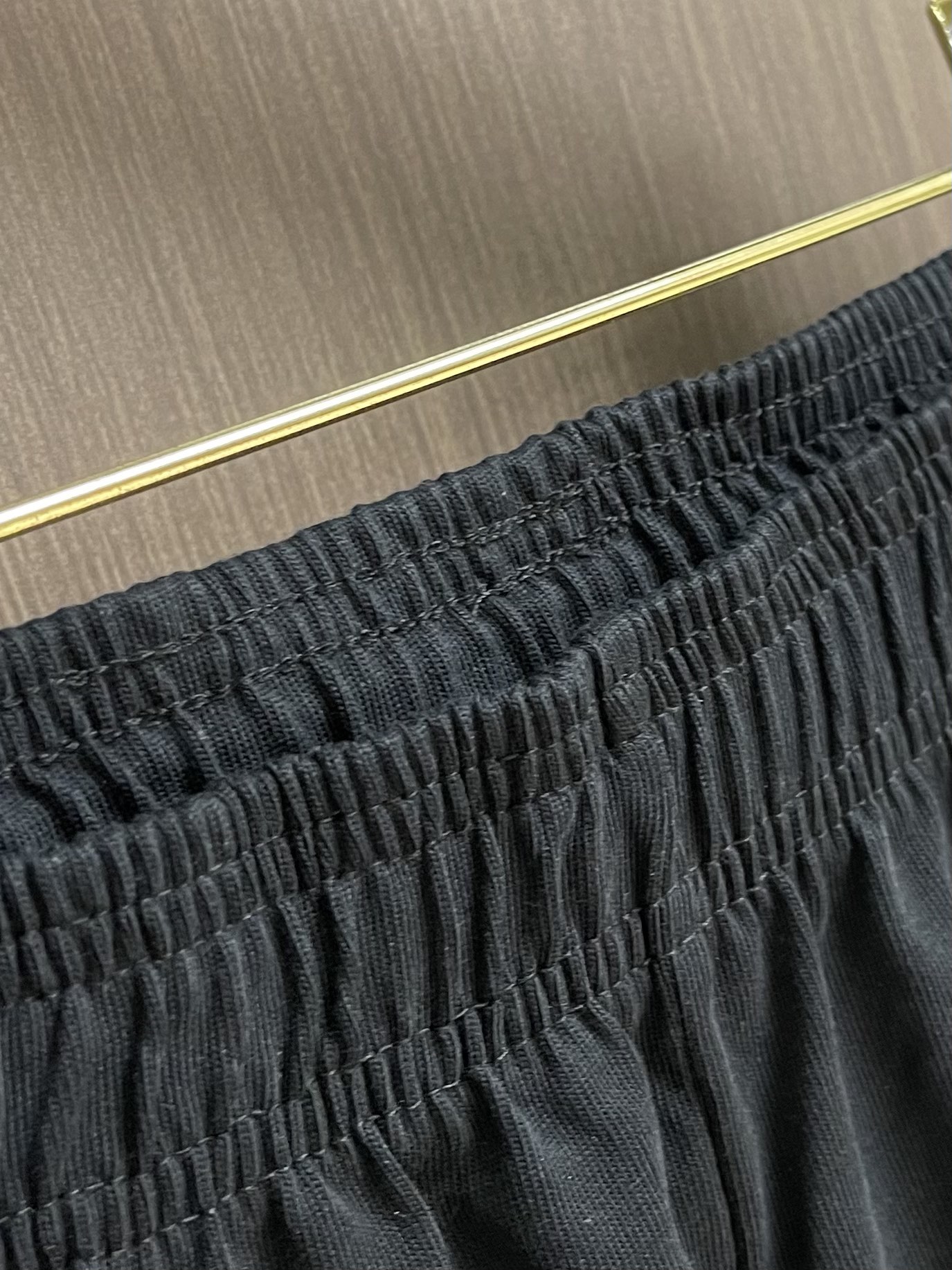 “Gucci Cotton Sports Shorts with Embroidered Letters for Men, Size M-XXL, High-Quality Fabric, Comfortable Fit” - 图片 5
