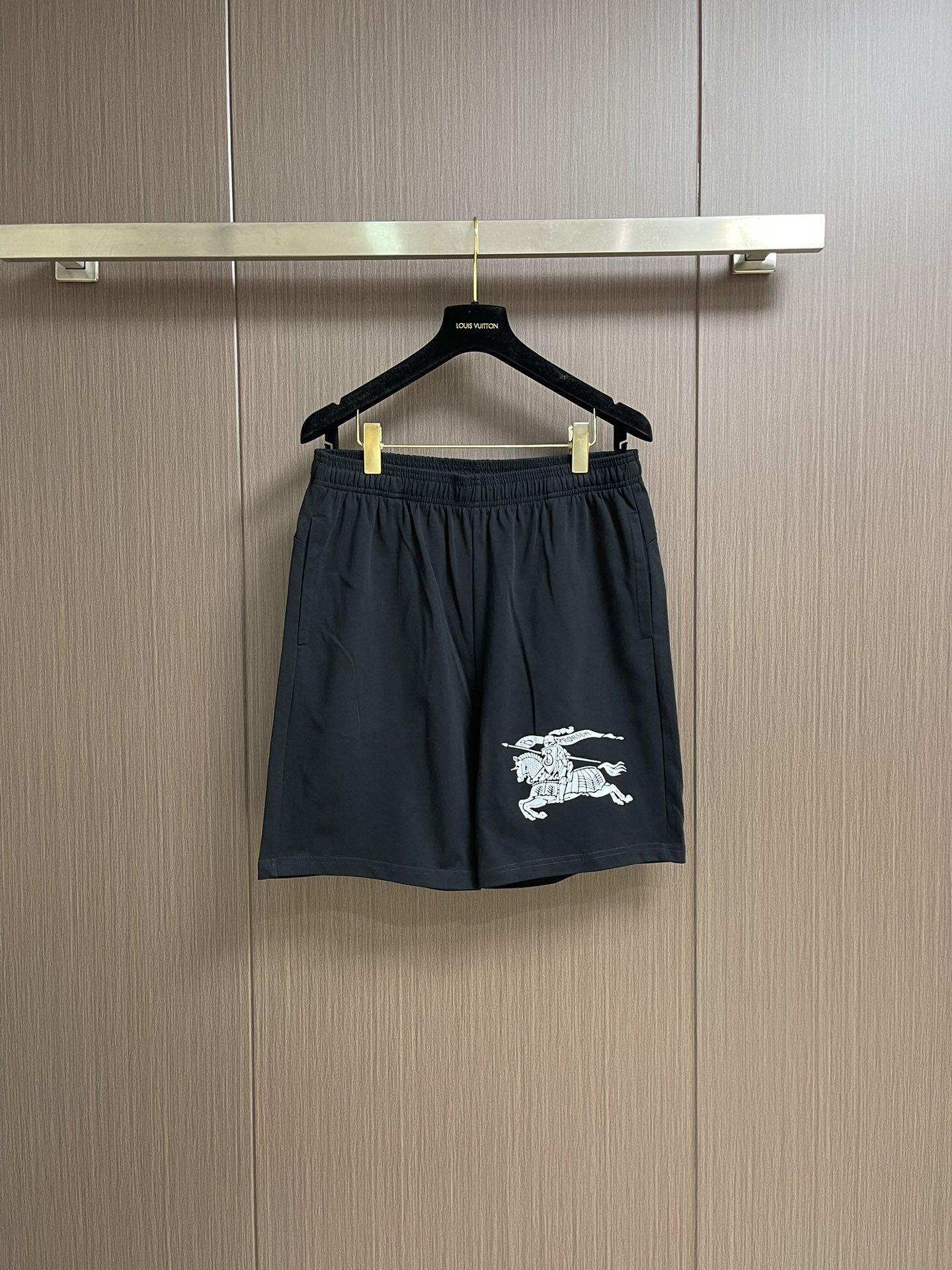 “Burberry Cotton Shorts: Detailed Description and Features, Size M-XXL” - 图片 1