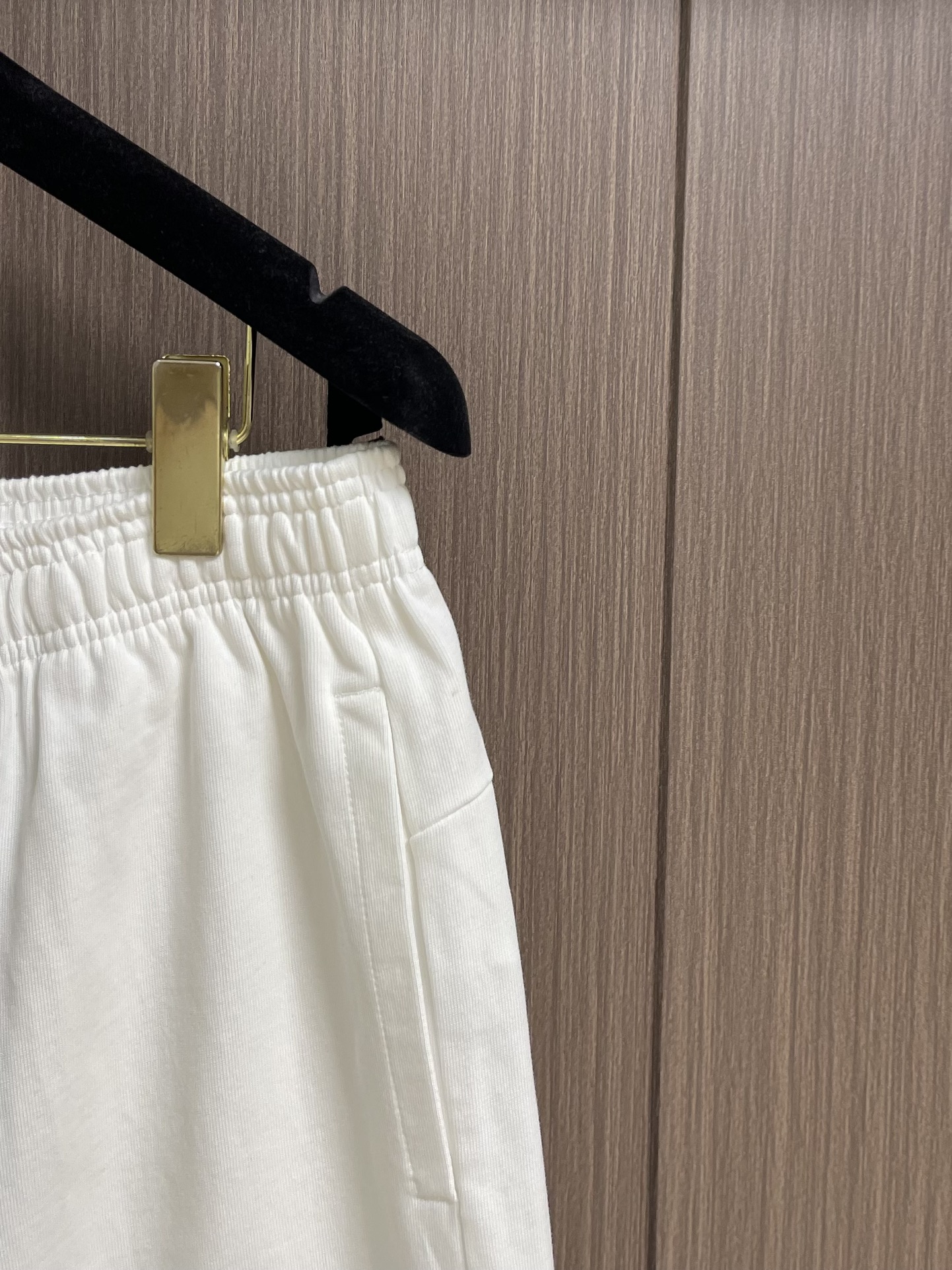 Burberry Cotton Shorts: Features, Material, Design, and Size Overview - 图片 4