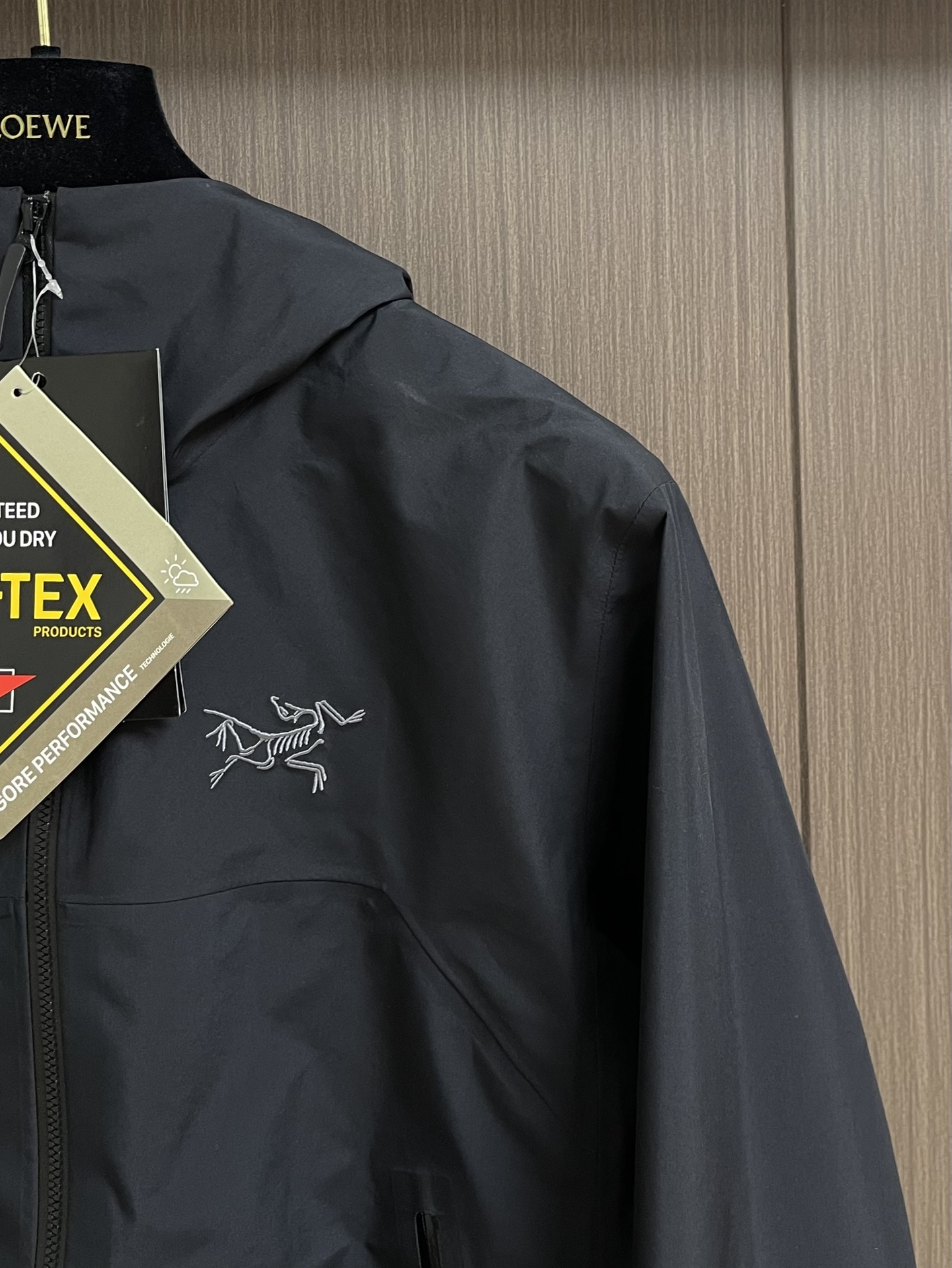 “984ARCTERYX Beta LT Gore-Tex Windproof Jacket for High Mountain Environments – Bluesign Certified, N40P 103L Fabric” - 图片 4
