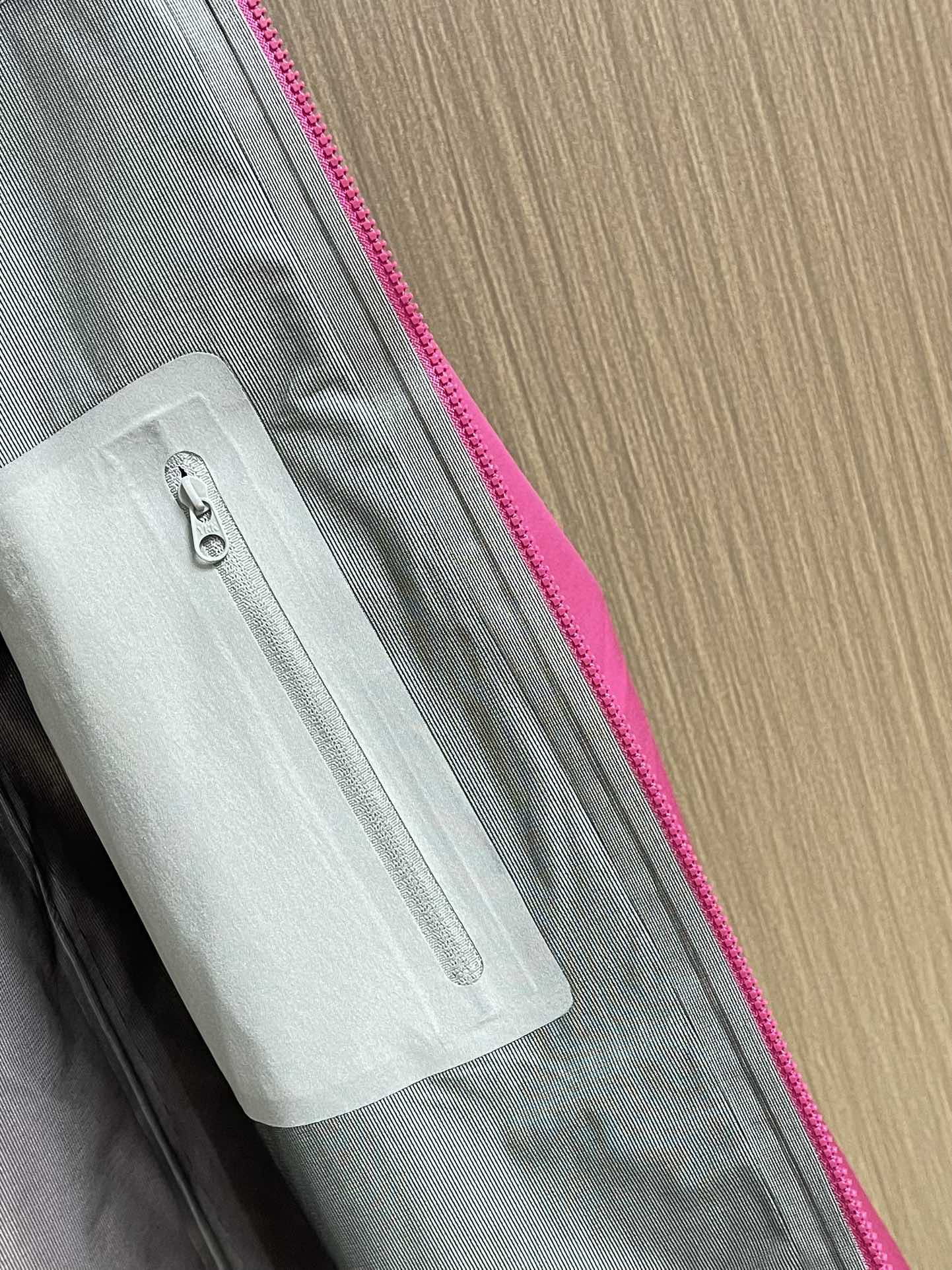 Windproof and Waterproof ARCTERYX Beta LT Gore-Tex Jacket with Bluesign Certification for High Mountain Activities - 图片 8