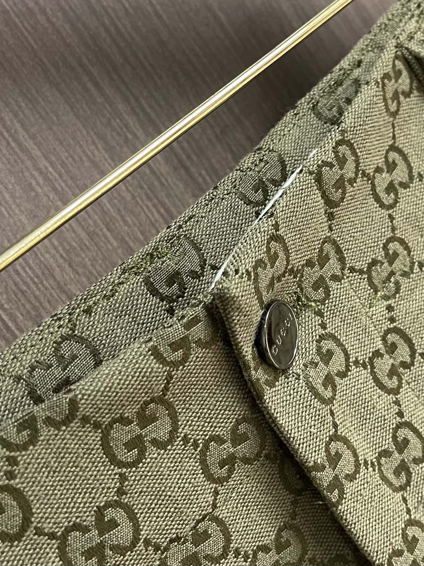 Gucci GG long-sleeved shirt shorts, 2025 FW collection, in forest green with GG letter pattern. Sizes S-XL. - 图片 5