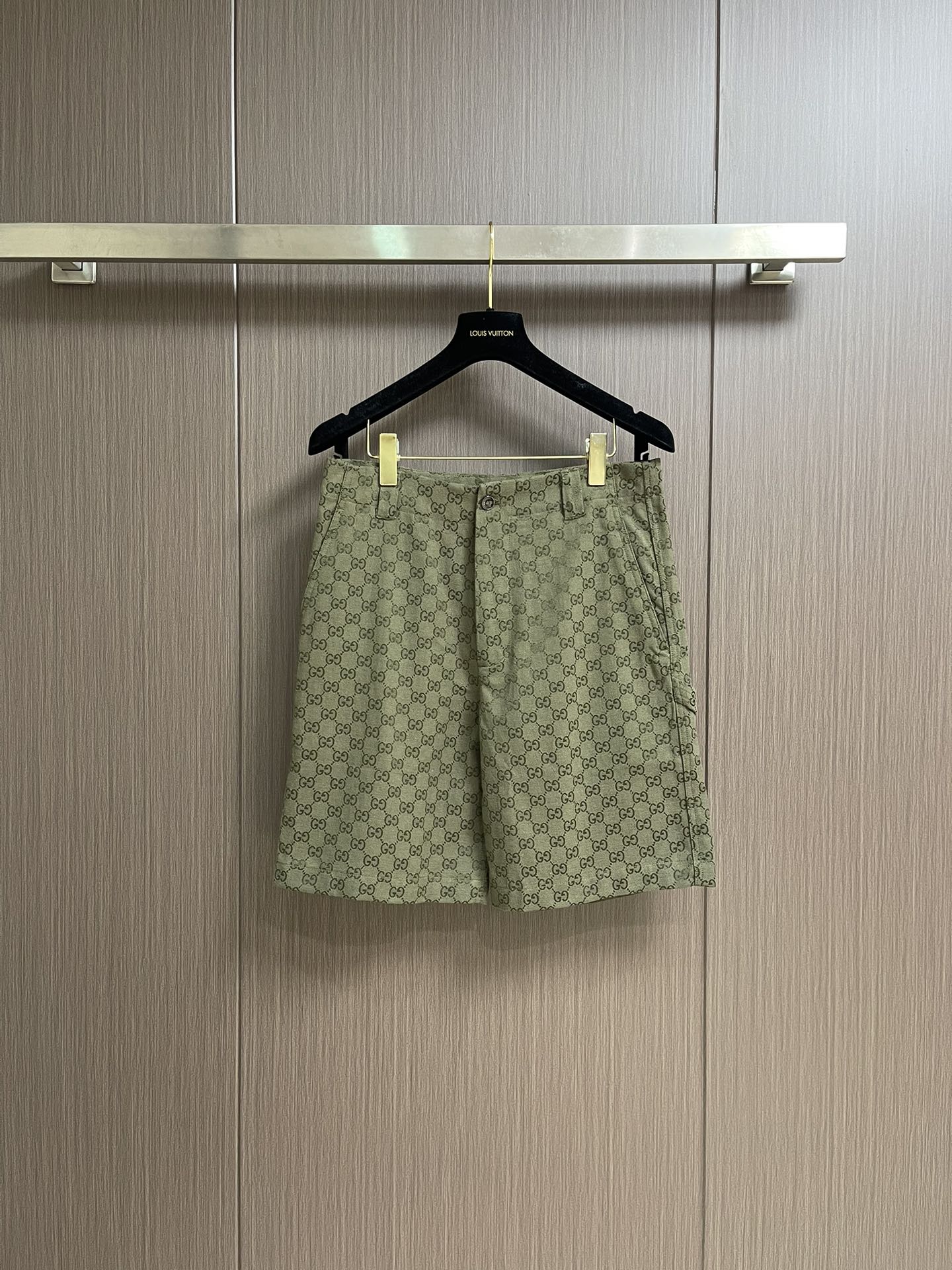 Gucci GG long-sleeved shirt shorts, 2025 FW collection, in forest green with GG letter pattern. Sizes S-XL.