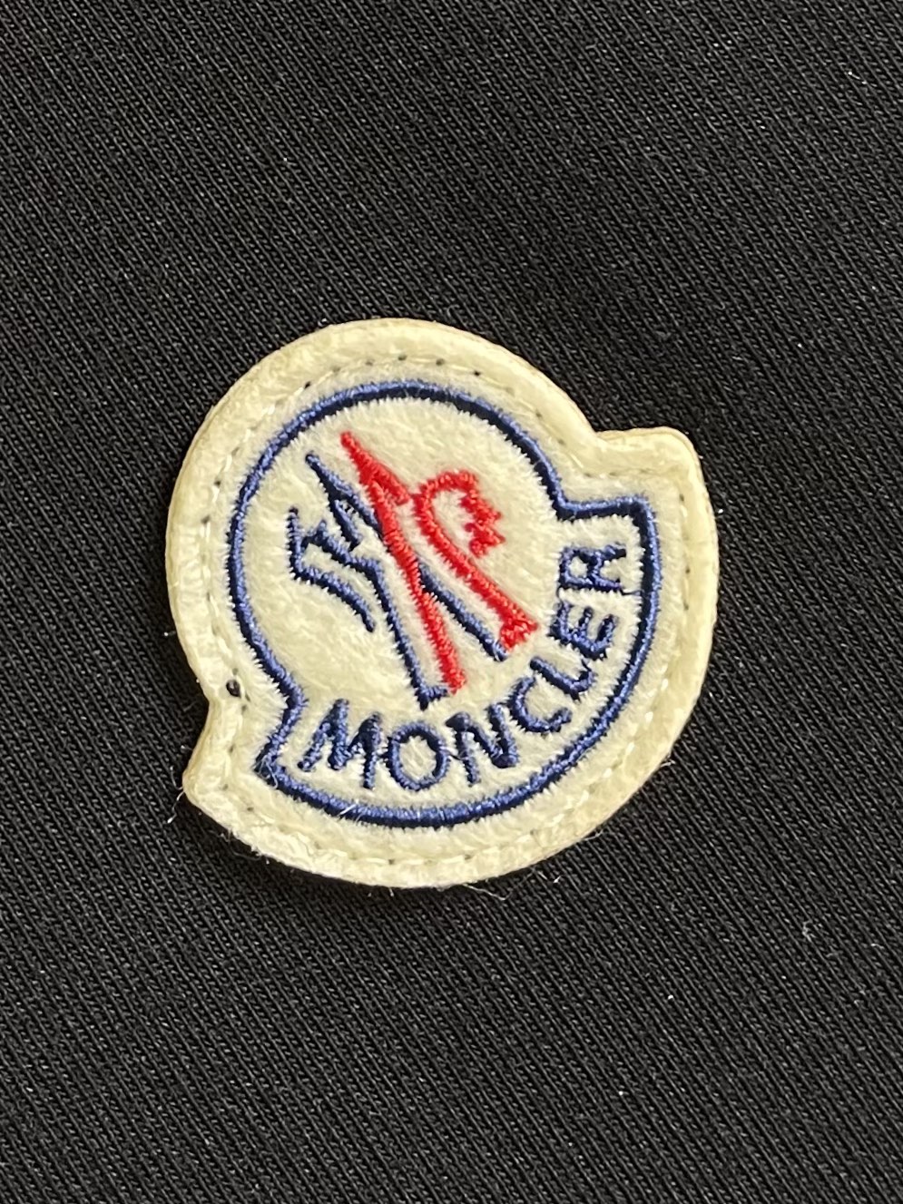 Title: Moncler 2025FW Cotton T-shirt Collection Summary Summary: Moncler’s 2025FW collection features lettered cotton t-shirts in various styles, sizes 1- - 图片 5