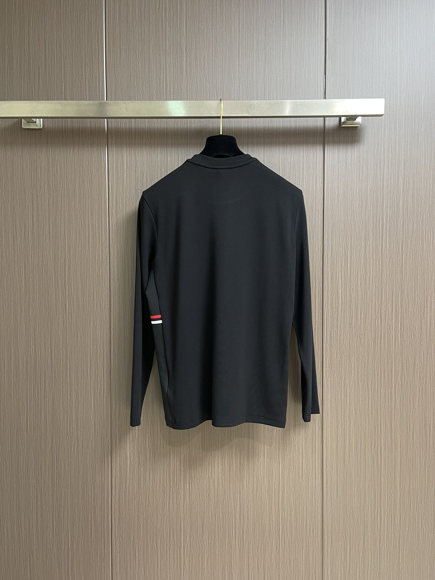 Title: Moncler 2025FW Cotton T-shirt Collection Summary Summary: Moncler’s 2025FW collection features lettered cotton t-shirts in various styles, sizes 1- - 图片 2