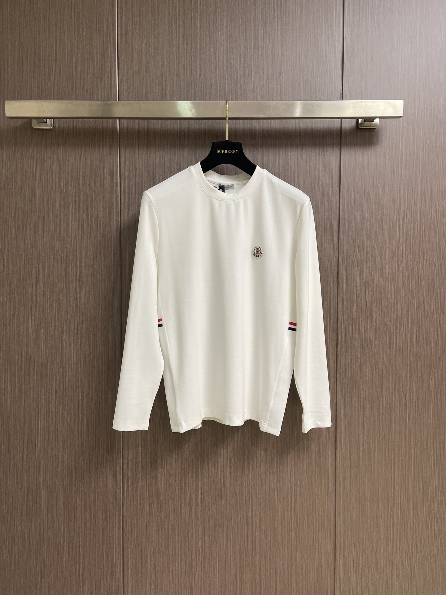 “Moncler 2025FW Lettered Cotton Long T-Shirt: Versatile Fashion Tops for All Ages, Customizable Twilight Fabric” - 图片 1