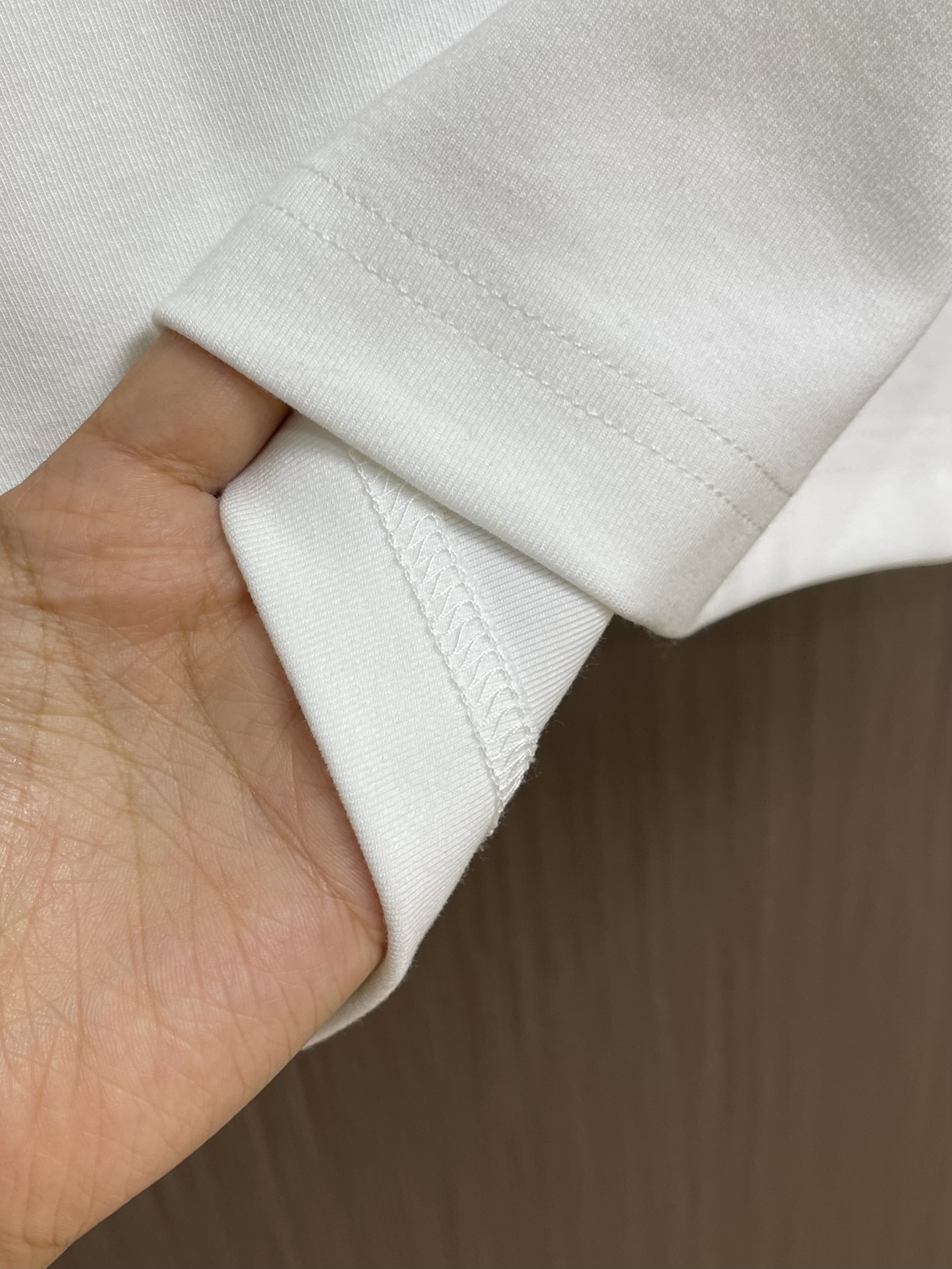 “Moncler 2025FW Lettered Cotton Long T-Shirt: Versatile Fashion Tops for All Ages, Customizable Twilight Fabric” - 图片 8