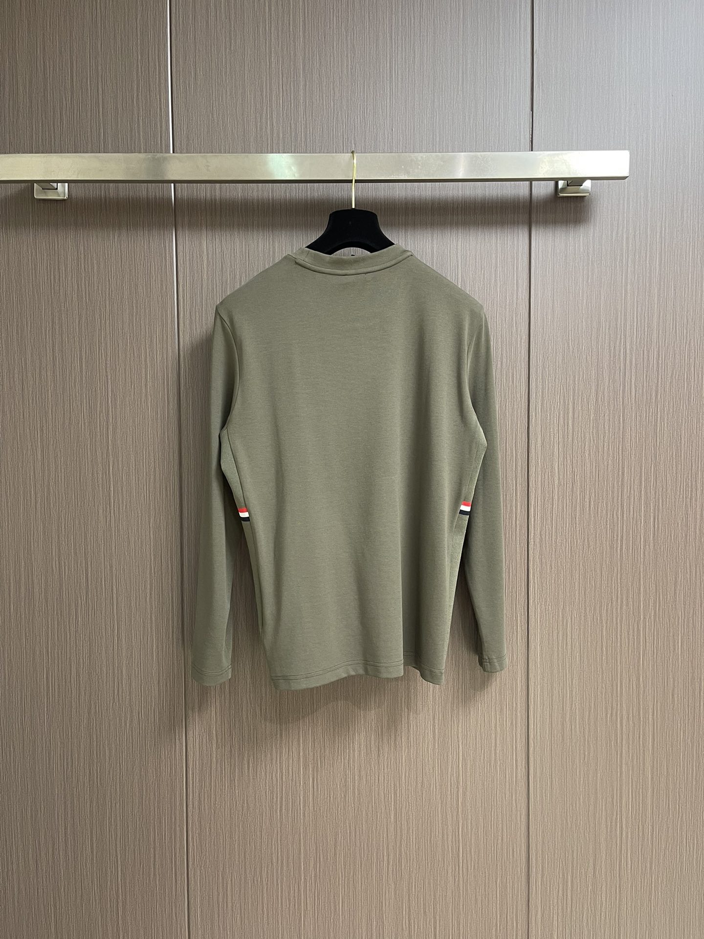 “Moncler 2025FW Lettered Cotton Long T-Shirt: Versatile Fashion for All Ages” - 图片 2