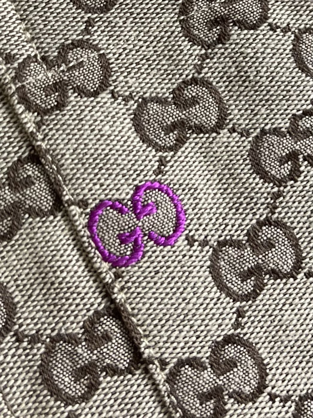 2025 Early Autumn Gucci Twirl Shirts: Fusion of Texture, Patterns, Colors for Daily Wear - 图片 5