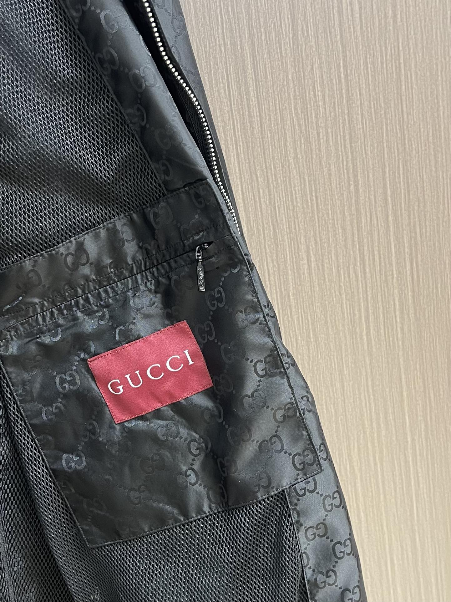 Custom Gucci Cap-to-Head Jacket with High-Profile Design and Comfortable Nylon Material – Product Description and Sizing Guide - 图片 8