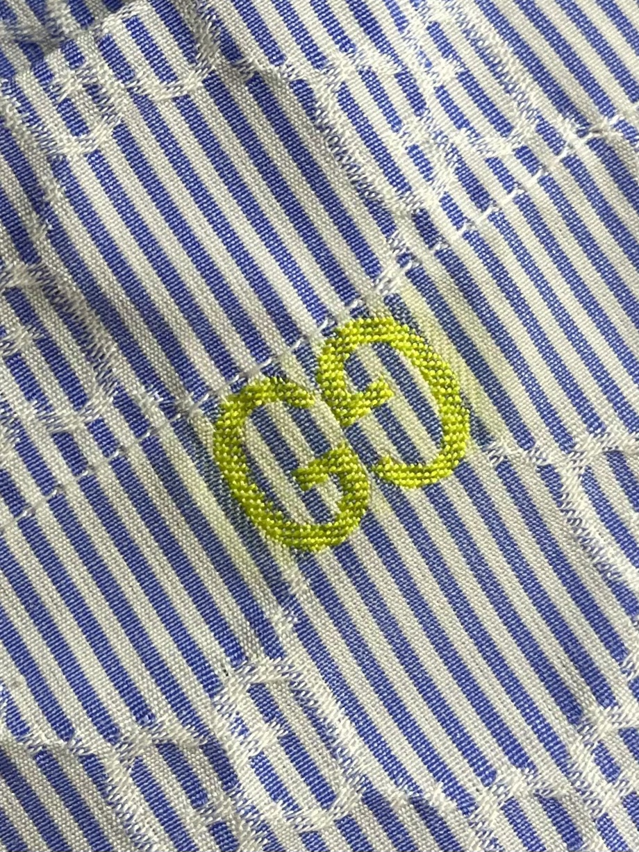 Title: GUCCI GG Striped Long-Sleeved Cotton Shirt from Lido Series Summary: White cotton shirt with blue GG stripes inspired by Italian coast, available in sizes S-XL. - 图片 5