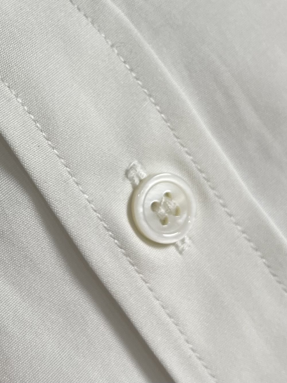 Title: Louis Vuitton 2025 Cotton Oxford Long-Sleeved Shirts with Logo Chest Bag Summary: New LV shirts with logo chest bag, inspired by Marque L. Vuit - 图片 6