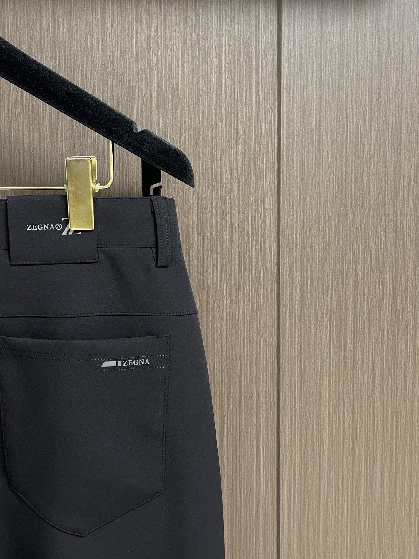 Title: Ermenegildo Zegna Men’s Leisure Pants 2025SS Overview Summary: Stylish and practical men’s leisure pants by Ermenegildo Zegna, with Italian - 图片 7