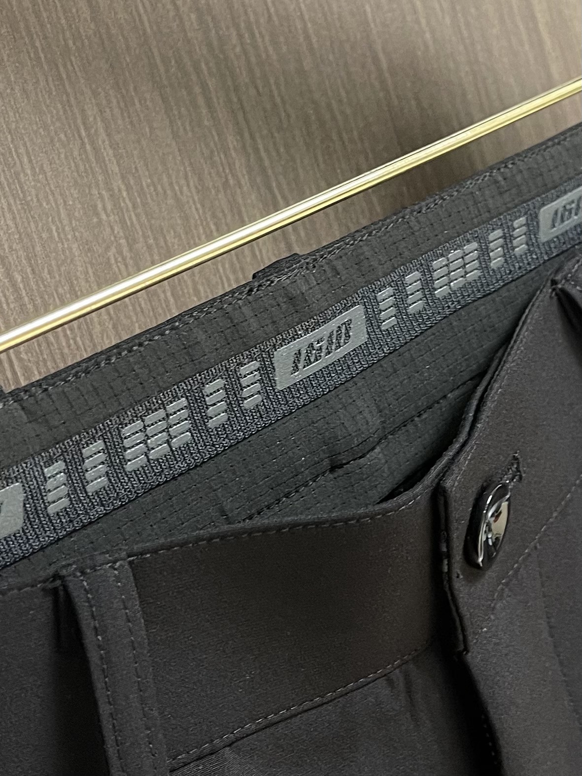 Title: Ermenegildo Zegna Men’s Leisure Pants 2025SS Overview Summary: Stylish and practical men’s leisure pants by Ermenegildo Zegna, with Italian - 图片 5
