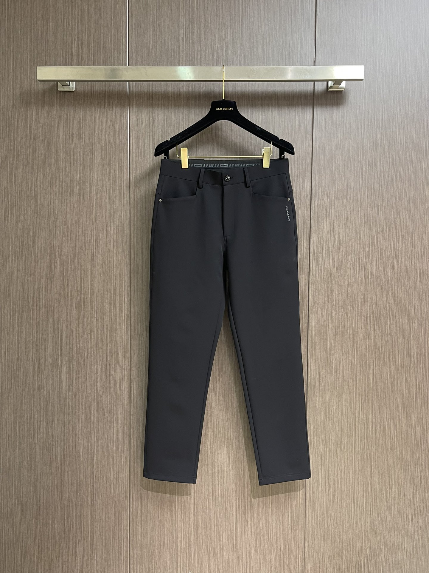 Title: Ermenegildo Zegna Men’s Leisure Pants 2025SS Overview Summary: Stylish and practical men’s leisure pants by Ermenegildo Zegna, with Italian - 图片 1