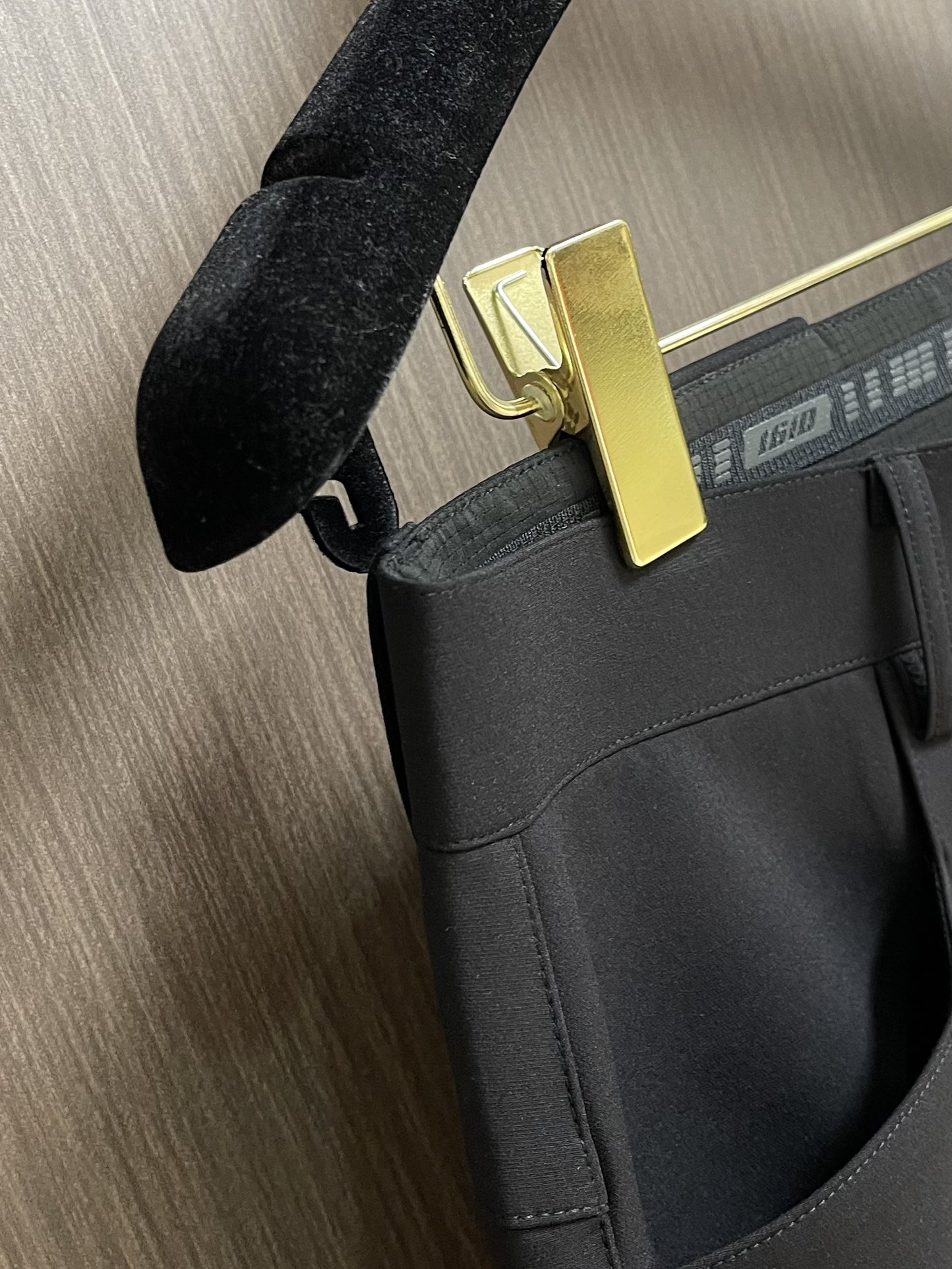 Title: Ermenegildo Zegna Men’s Leisure Pants 2025SS Overview Summary: Stylish and practical men’s leisure pants by Ermenegildo Zegna, with Italian - 图片 6