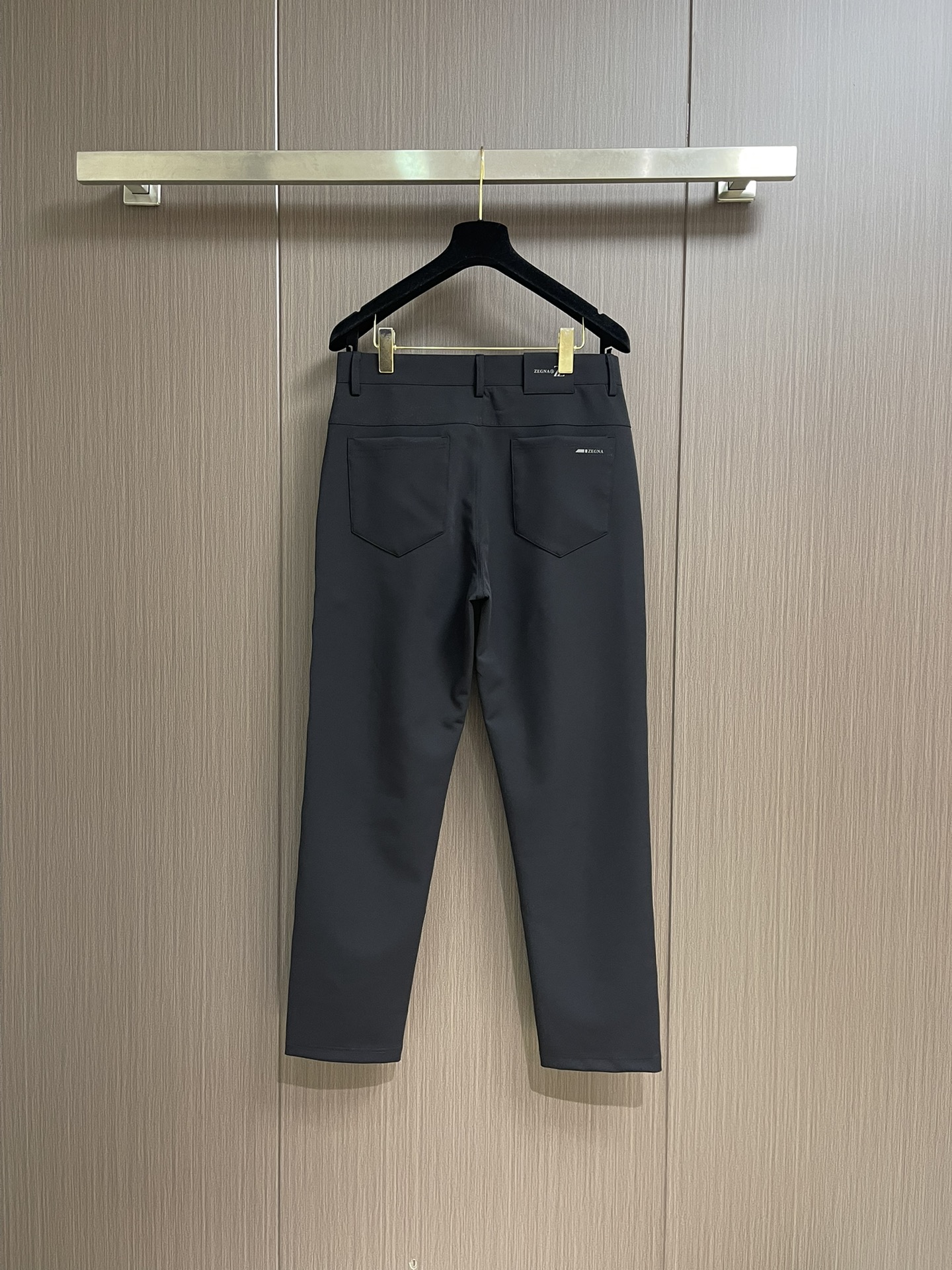 Title: Ermenegildo Zegna Men’s Leisure Pants 2025SS Overview Summary: Stylish and practical men’s leisure pants by Ermenegildo Zegna, with Italian - 图片 2