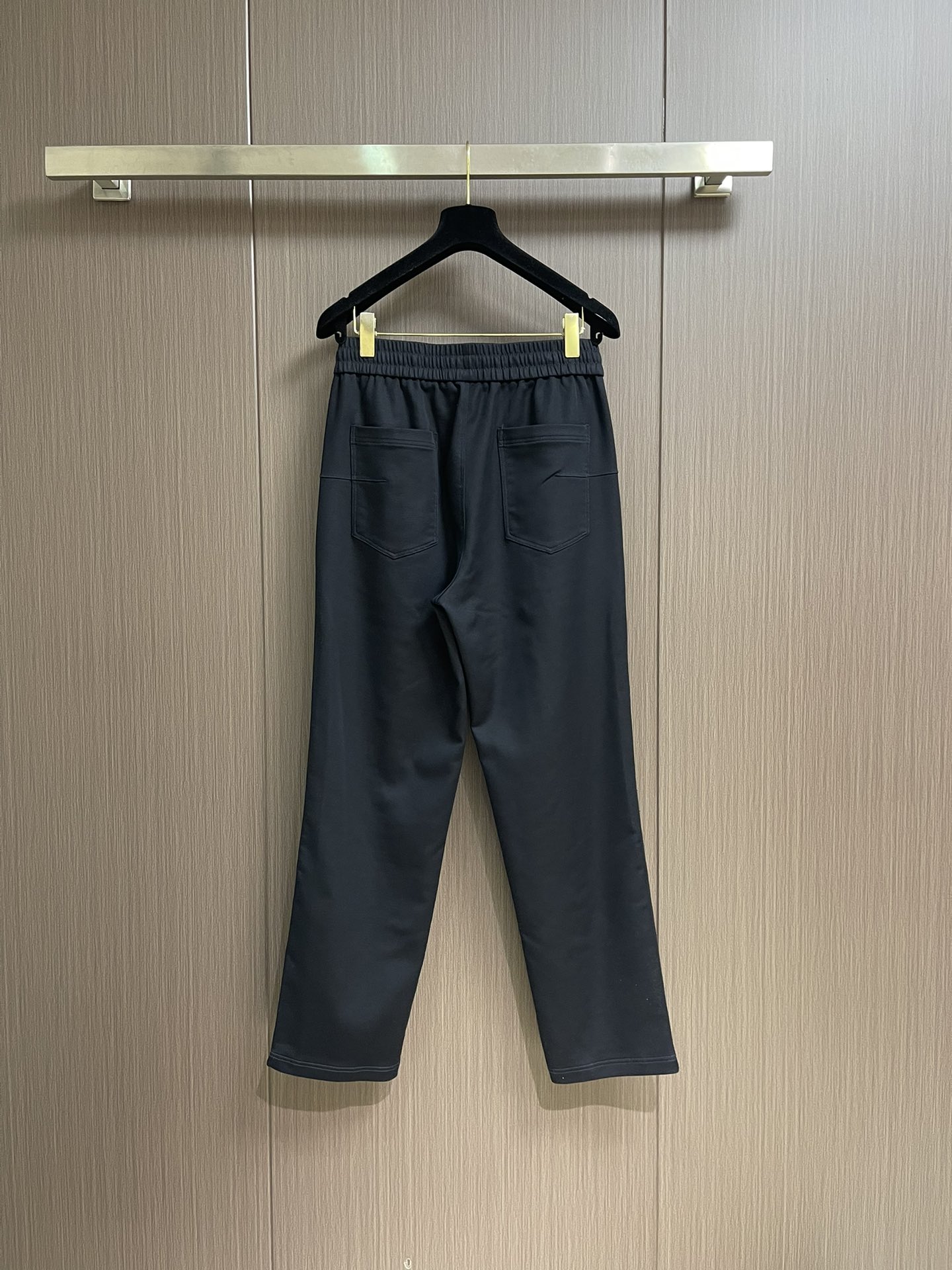 “Dior 2025SS Men’s Recital Shorts: Elegant Fashion with Unique Colors and Inclusive Design” - 图片 2