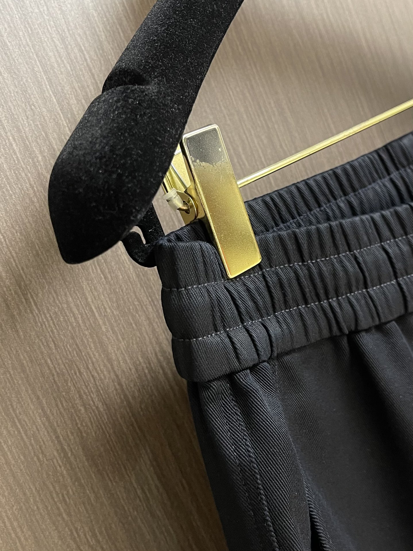 “Dior 2025SS Men’s Recital Shorts: Elegant Fashion with Unique Colors and Inclusive Design” - 图片 6