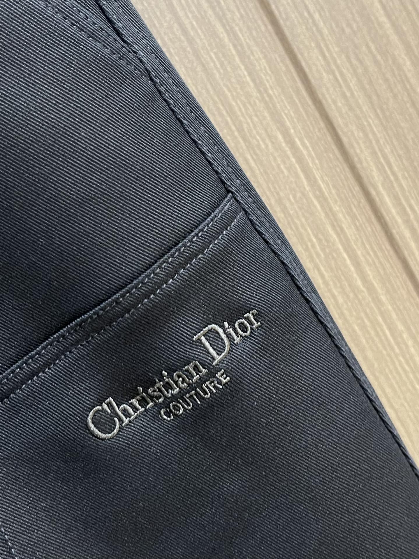 “Dior 2025SS Men’s Recital Shorts: Elegant Fashion with Unique Colors and Inclusive Design” - 图片 8