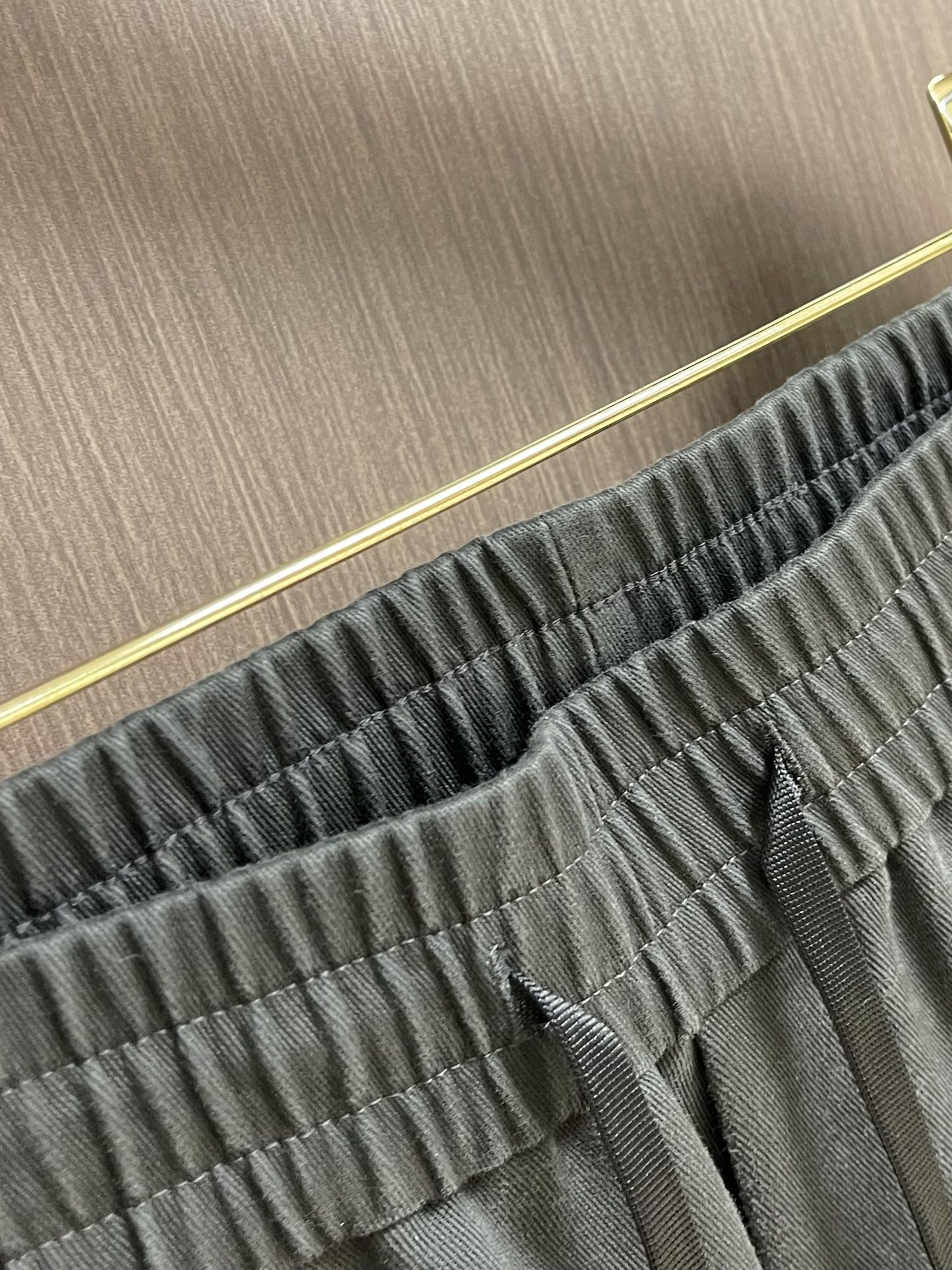 “672.Dior 2025SS Men’s Recital Shorts: Elegant, Inclusive, Stylish Fashion with Unique Colors” - 图片 5