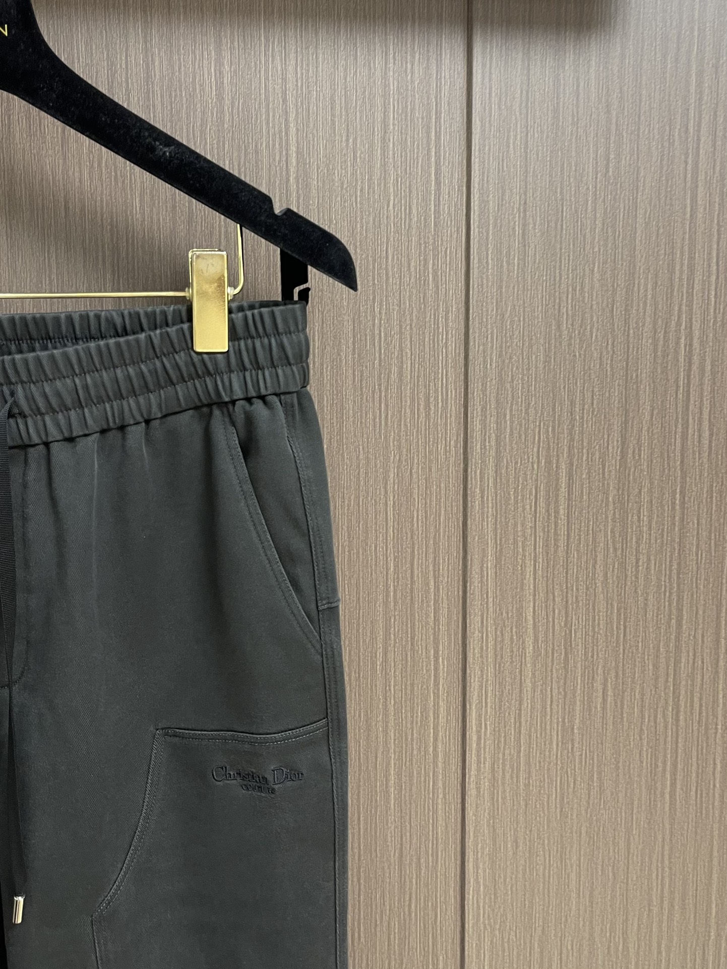 “672.Dior 2025SS Men’s Recital Shorts: Elegant, Inclusive, Stylish Fashion with Unique Colors” - 图片 4