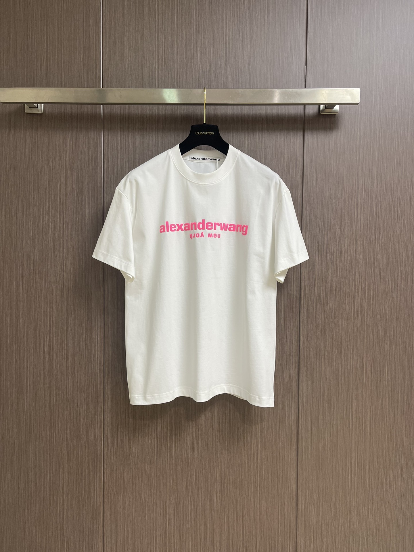 “High-Quality Cotton Alexander Wang 2025SS Summer T-Shirts, Skin Comfort, Dynamic Design, Sizes S-XL” - 图片 1